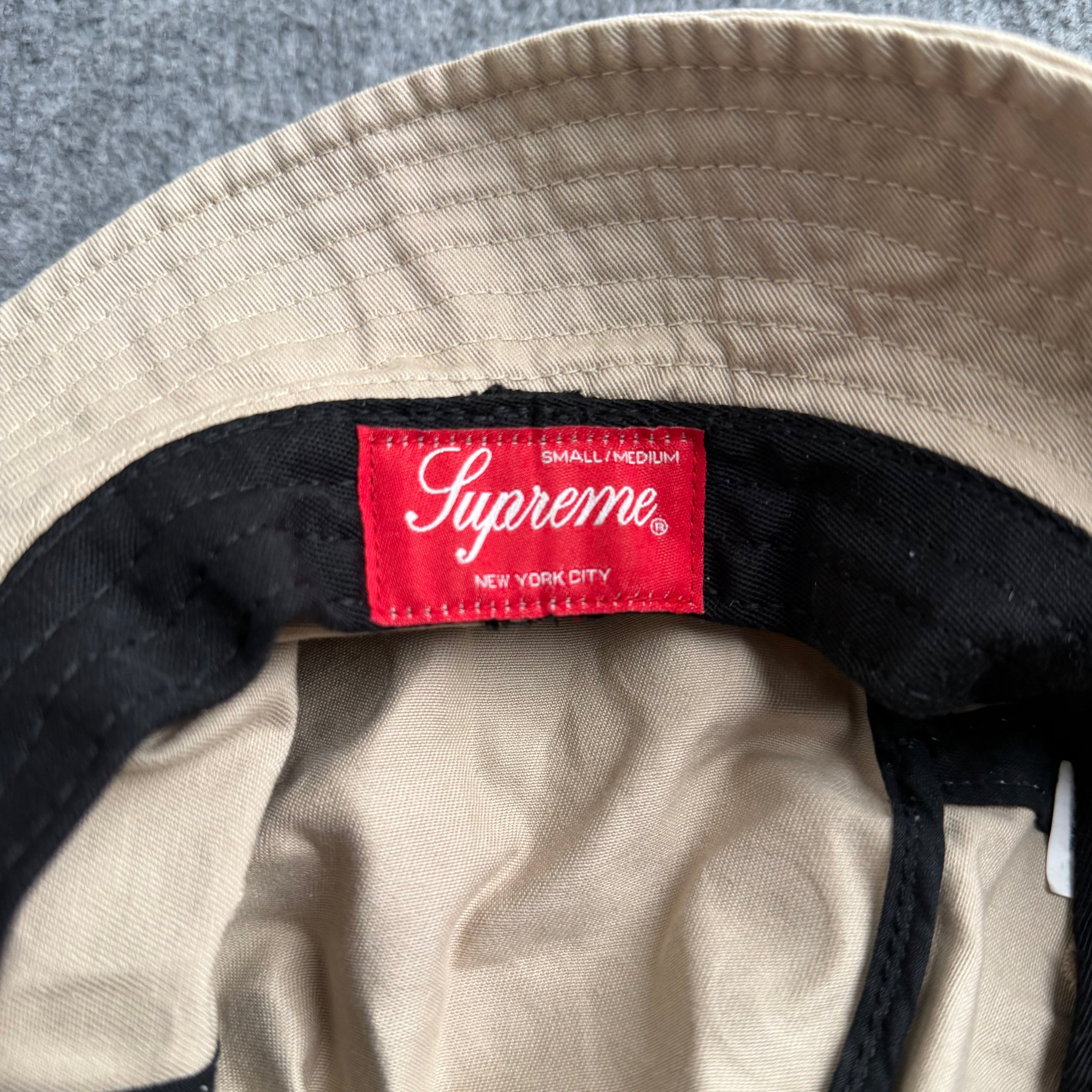 Supreme hat (S/M)