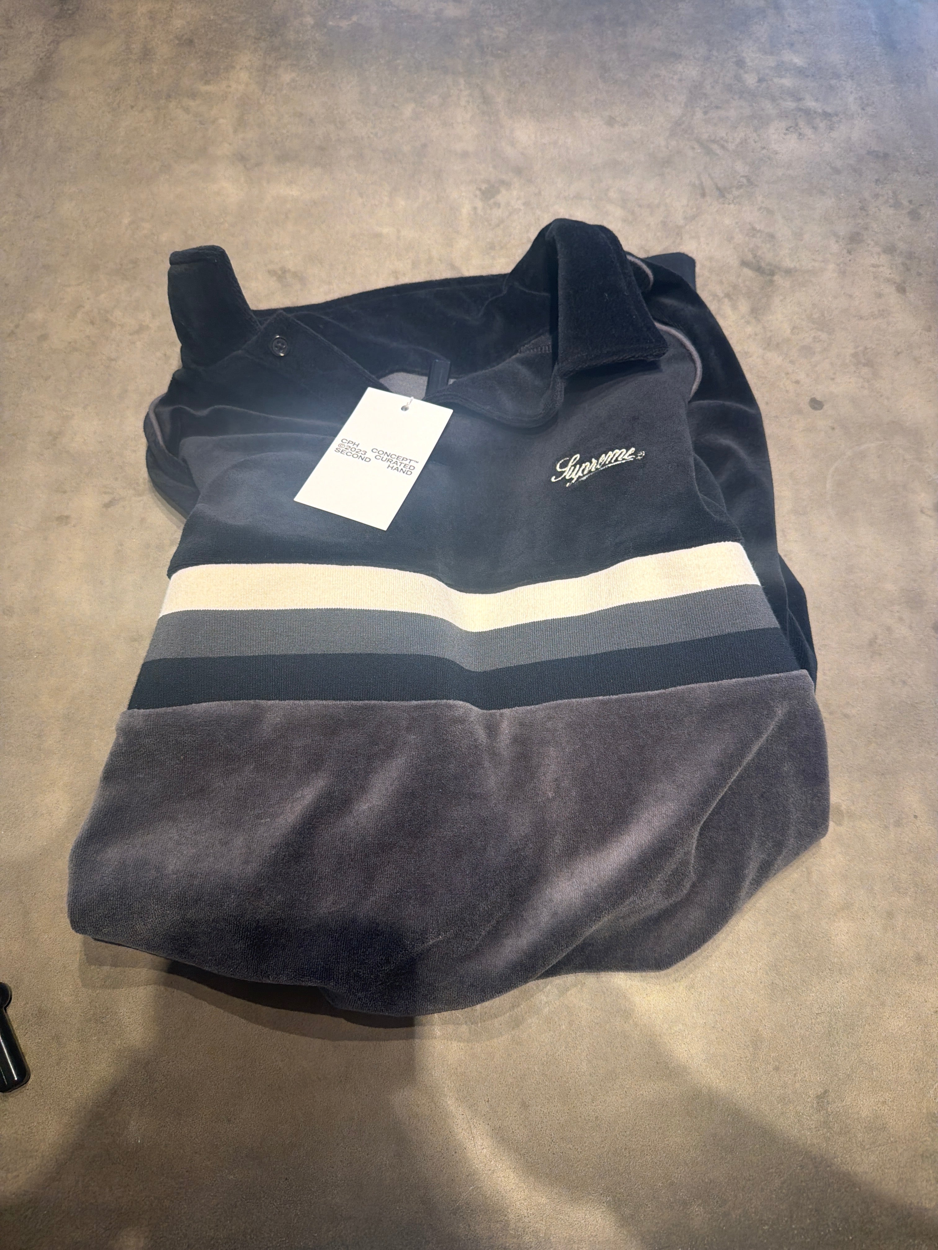 Supreme bluse