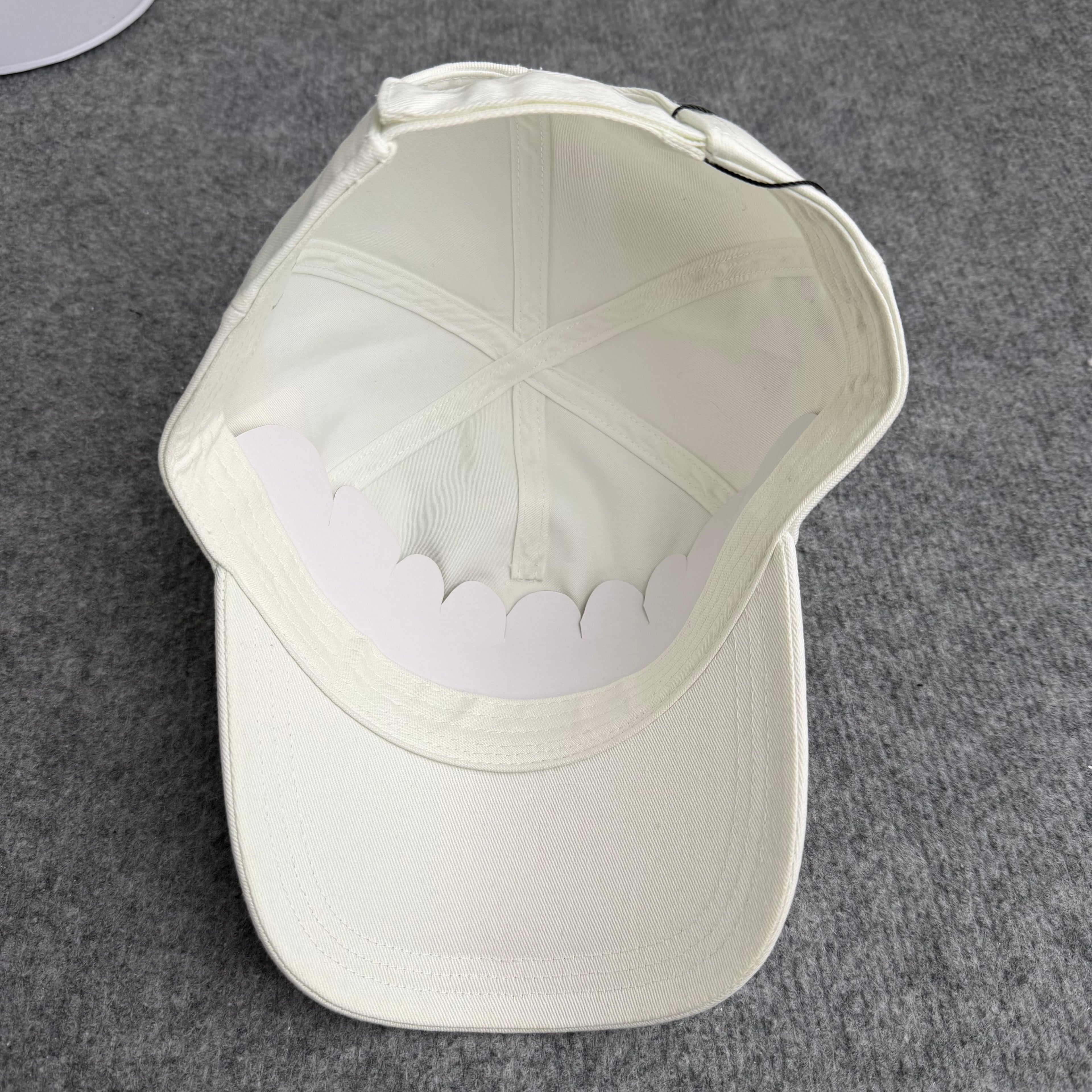 Prada kasket