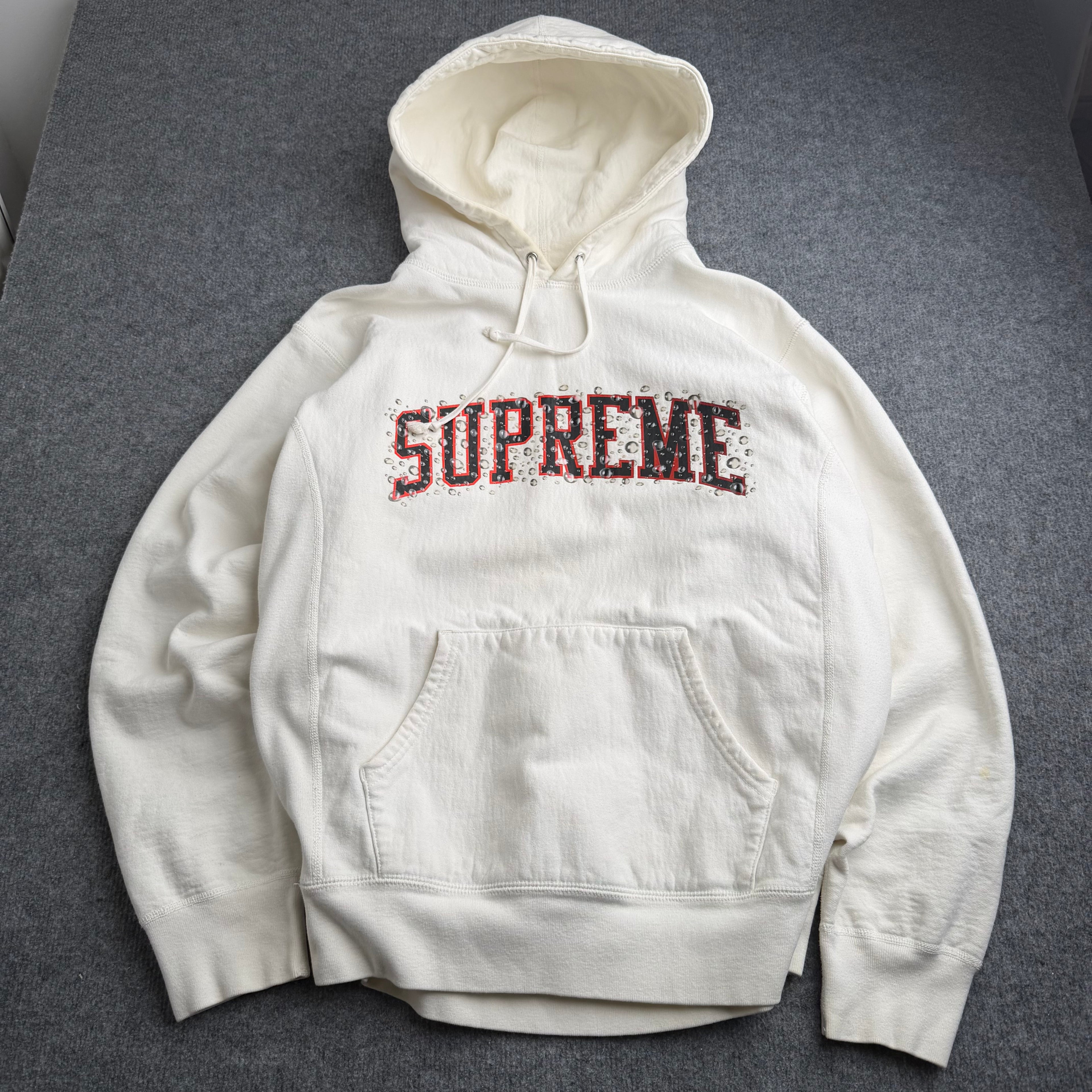 Supreme hættetrøje (Str. L)
