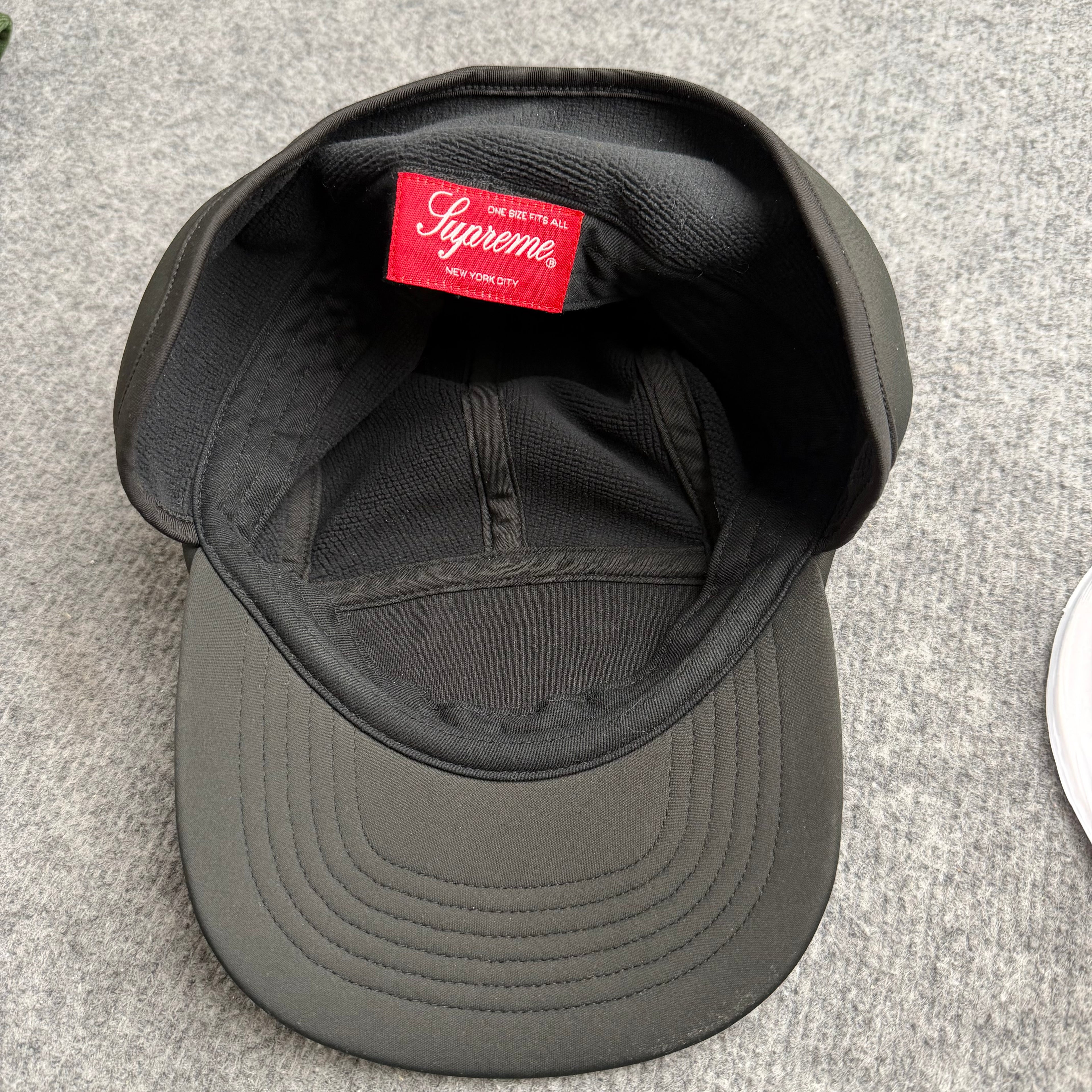Supreme kasket