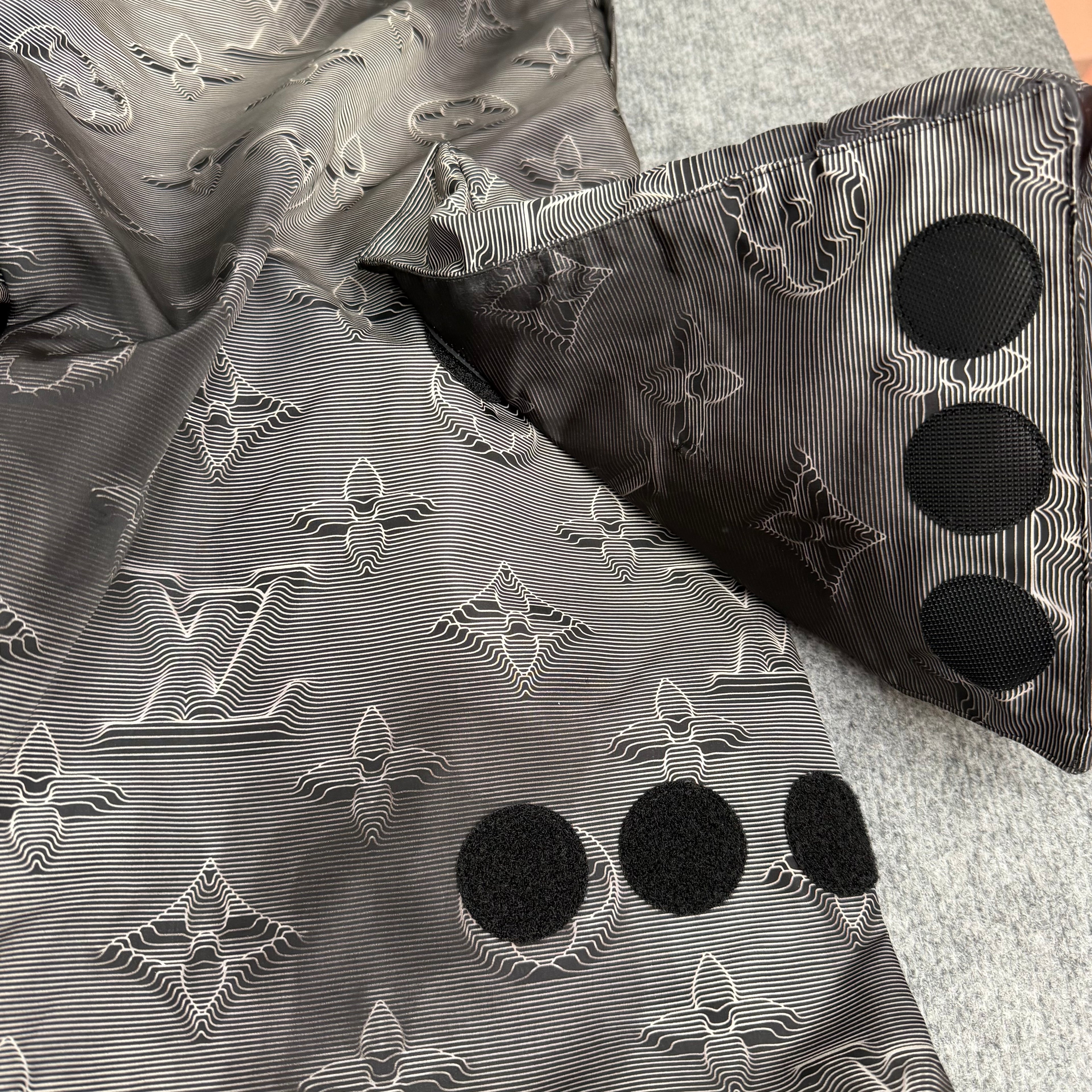 Louis Vuitton bukser (Str. L)