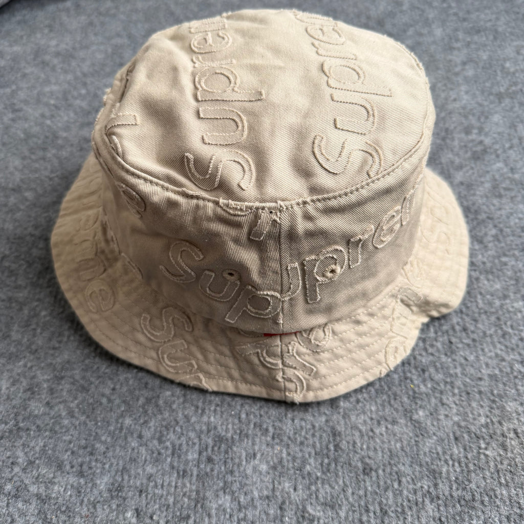 Supreme hat (S/M)