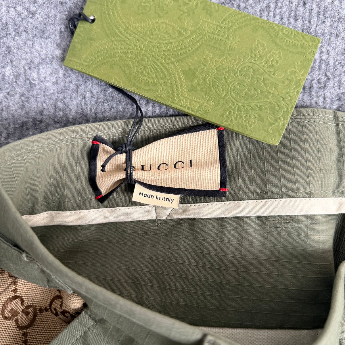 Gucci shorts (Str. 44)
