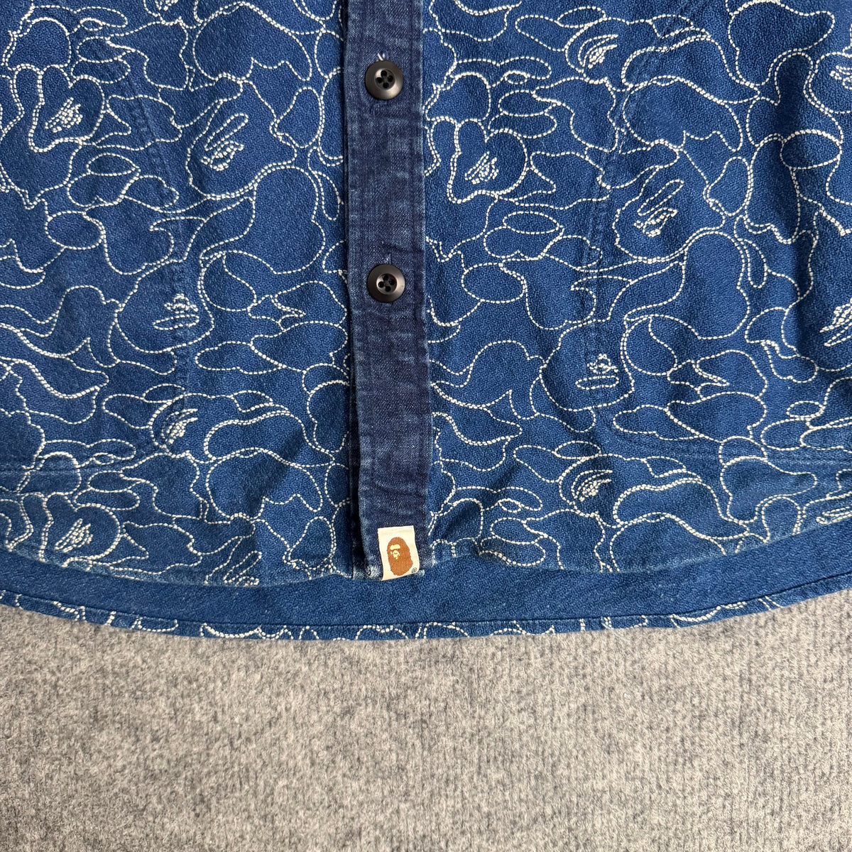 A bathing ape skjorte (Str. M)