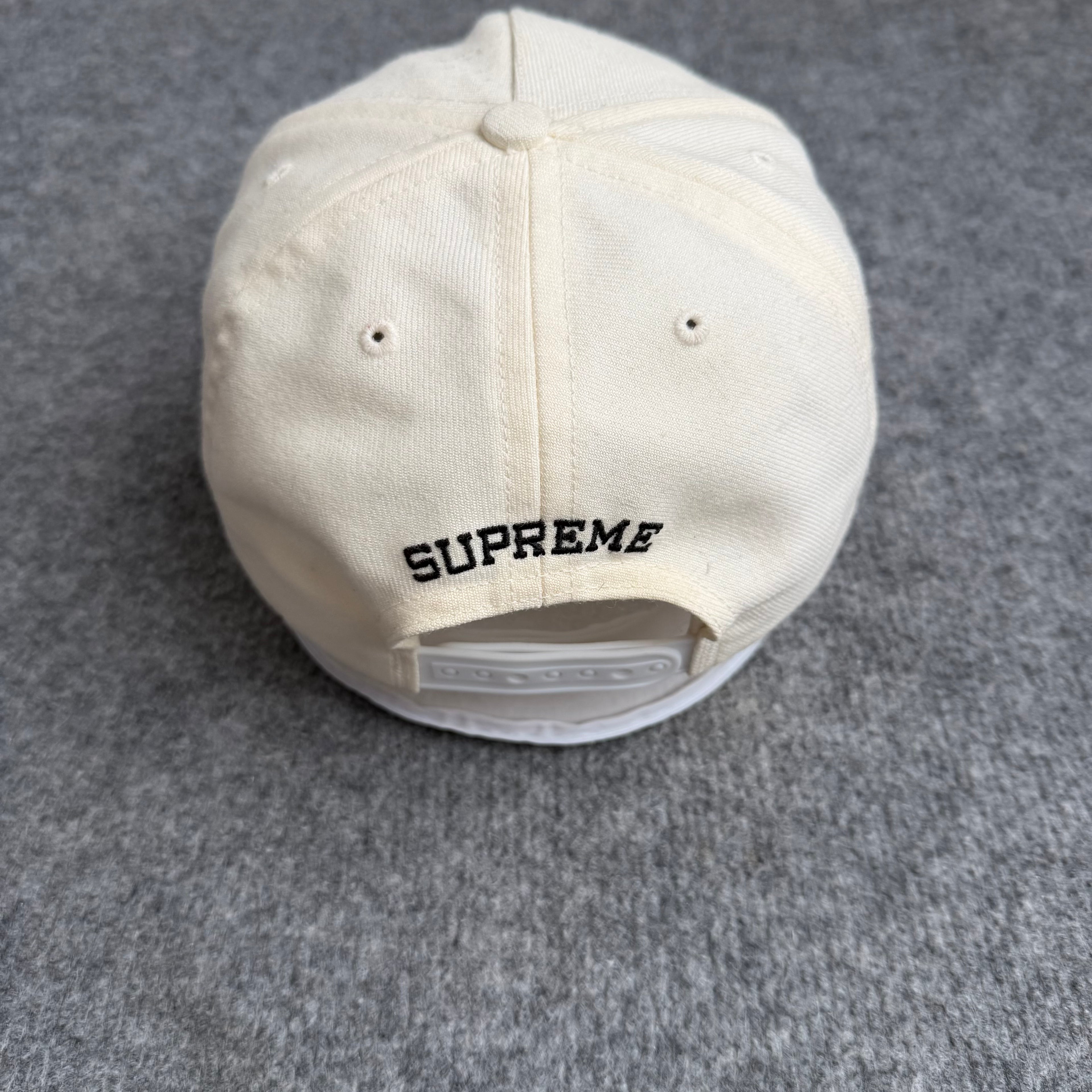 Supreme kasket