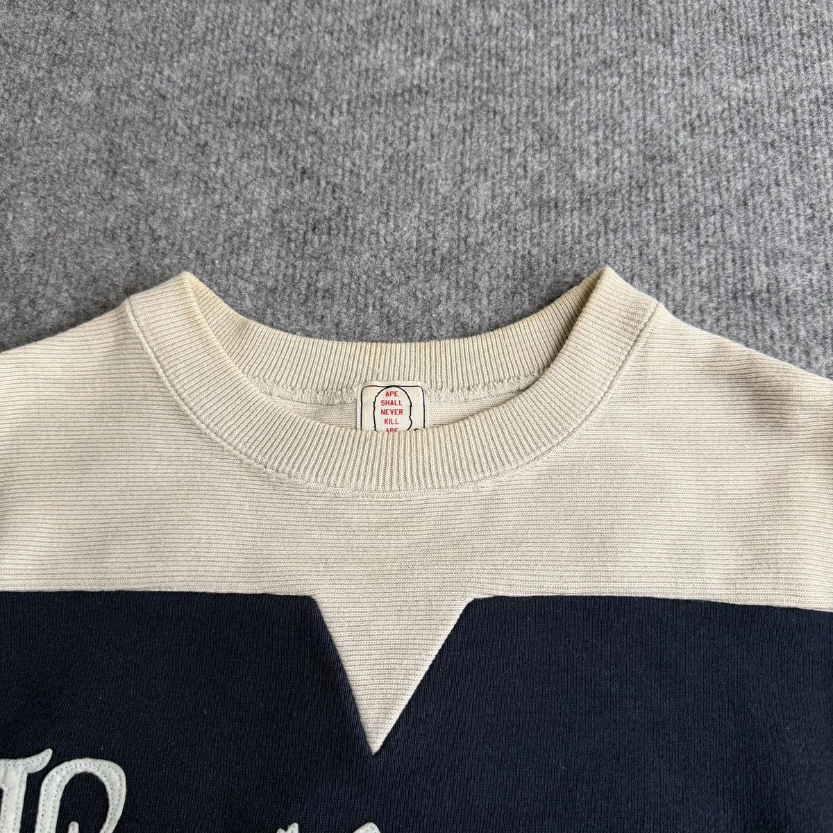 A bathing ape bluse (Str. S)