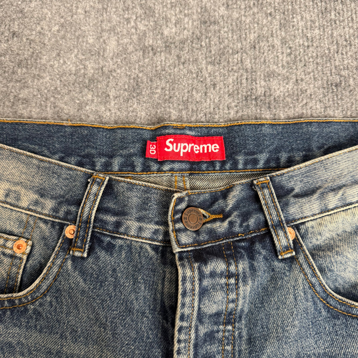 Supreme bukser (Str. 30)