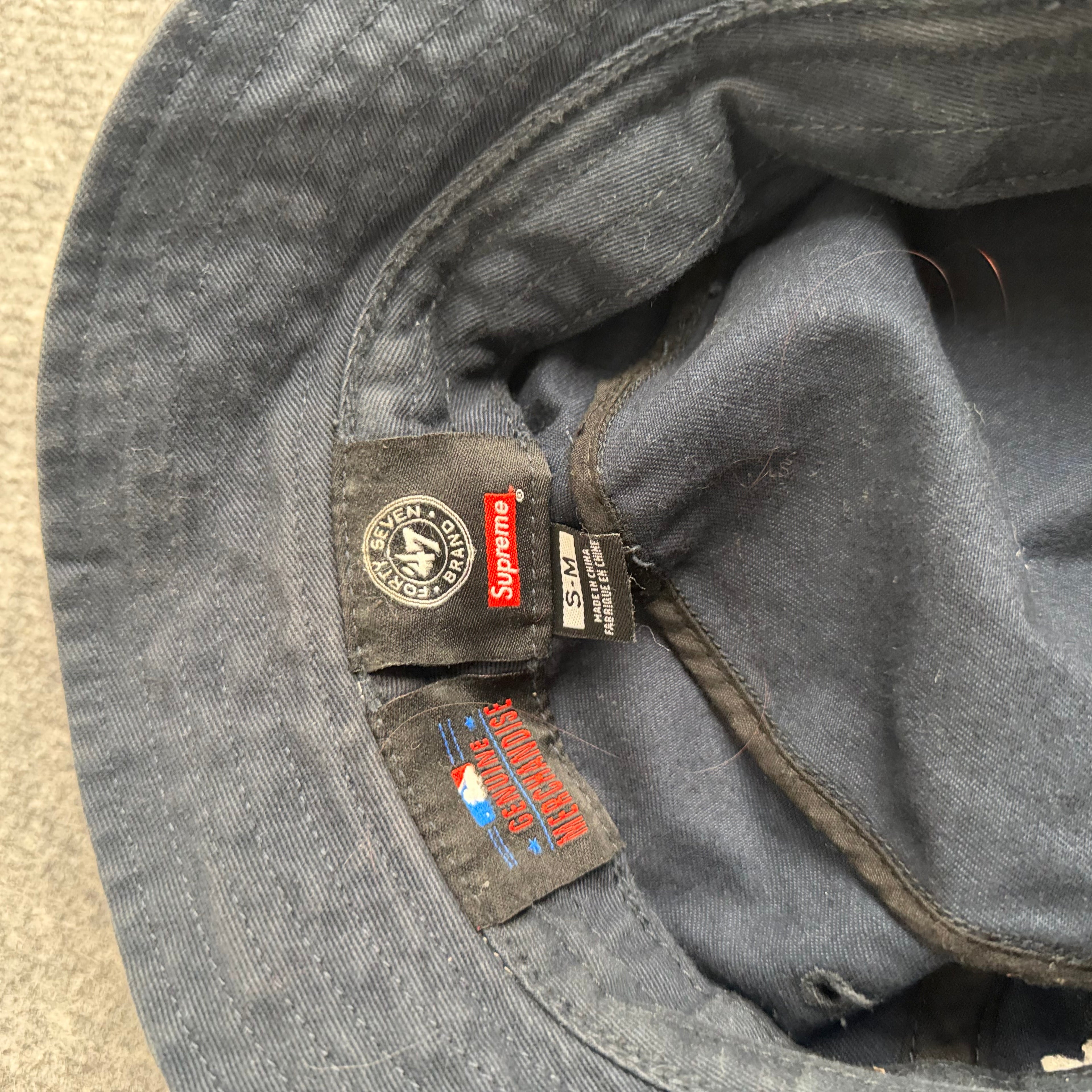 Supreme Yankees har (Str. S/M)