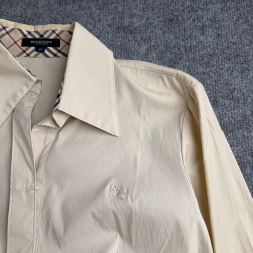 Burberry skjorte (Str. M)