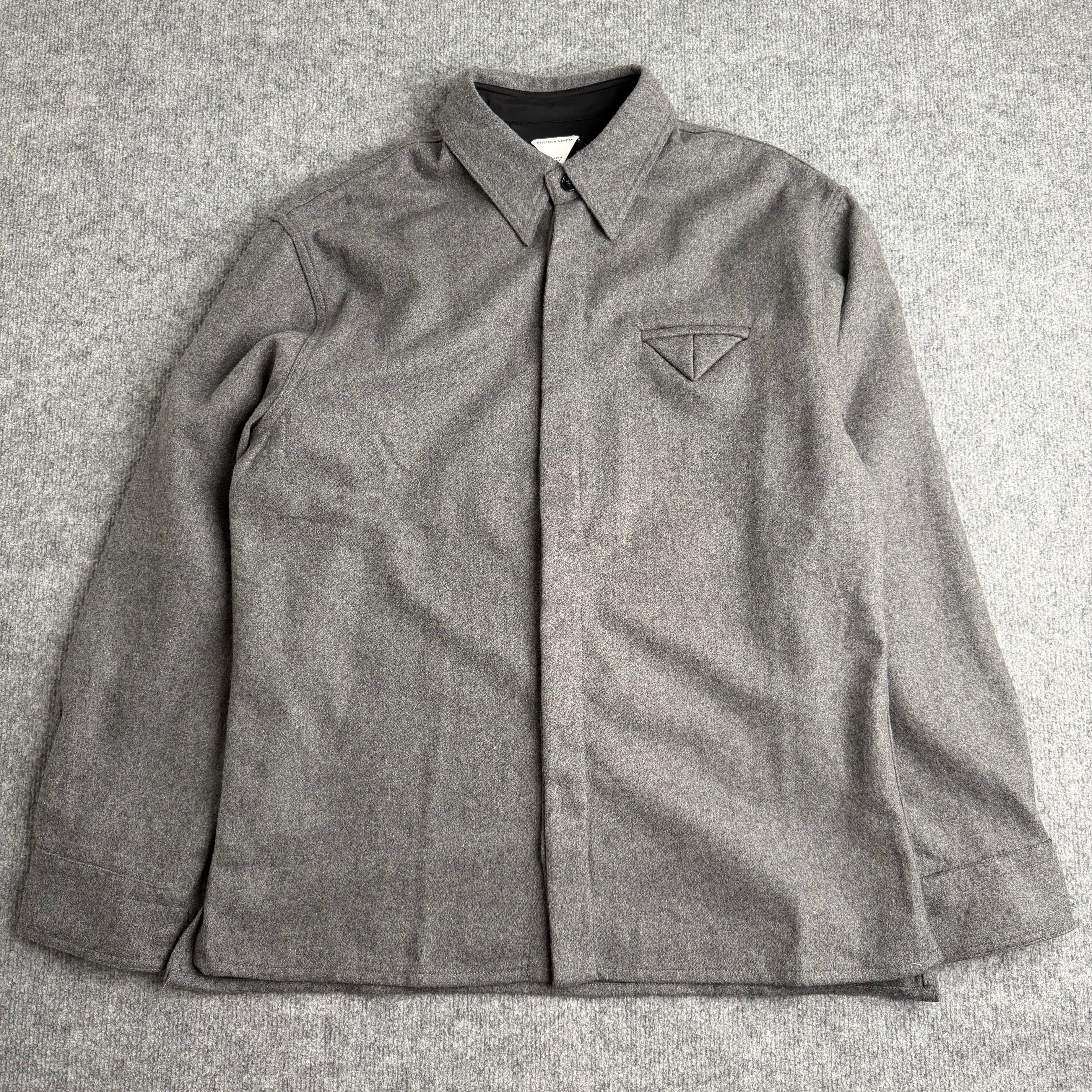 Bottega Veneta skjorte (Str. XL)