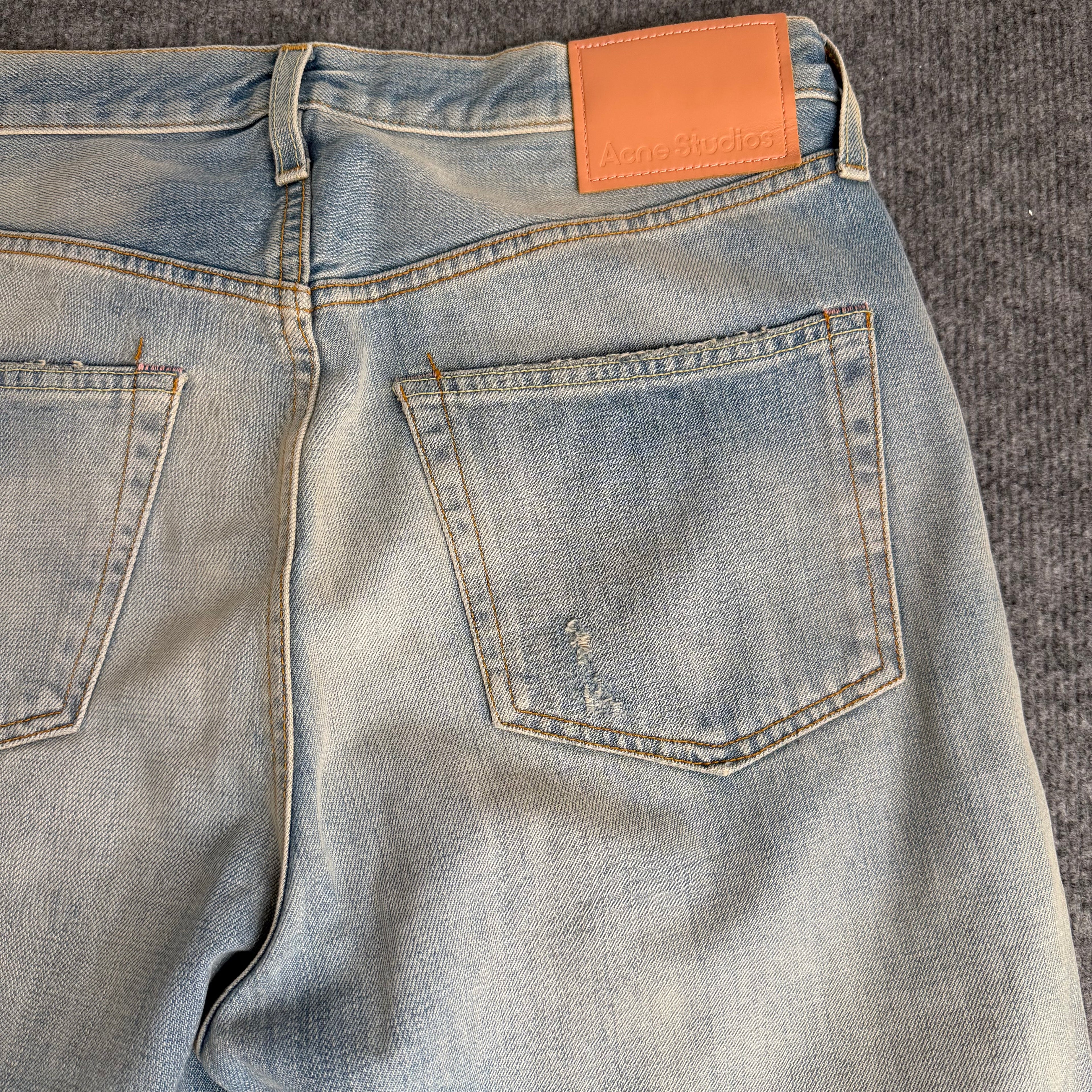 Acne Studios bukser (Str. 31)