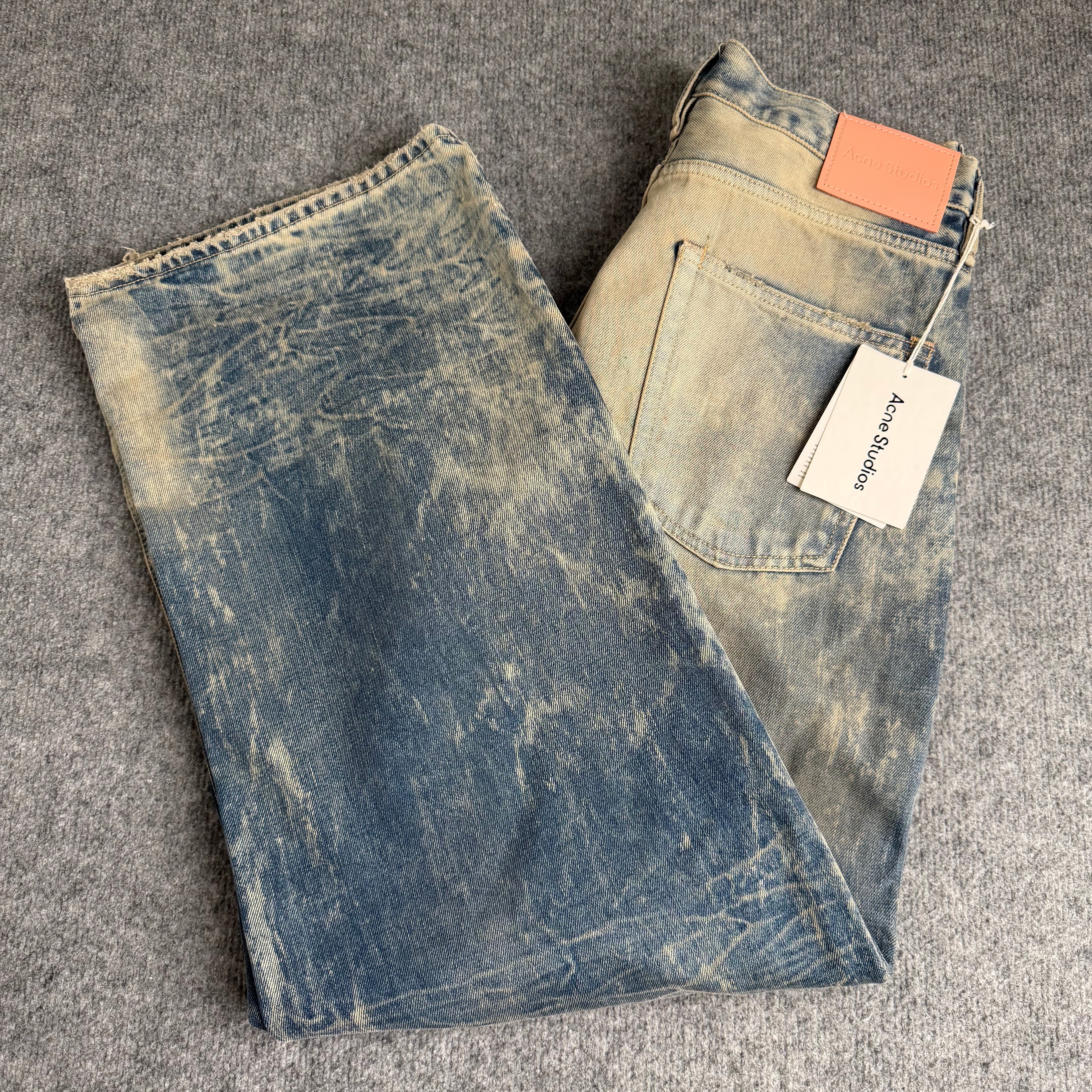 Acne Studios bukser (Str. L)