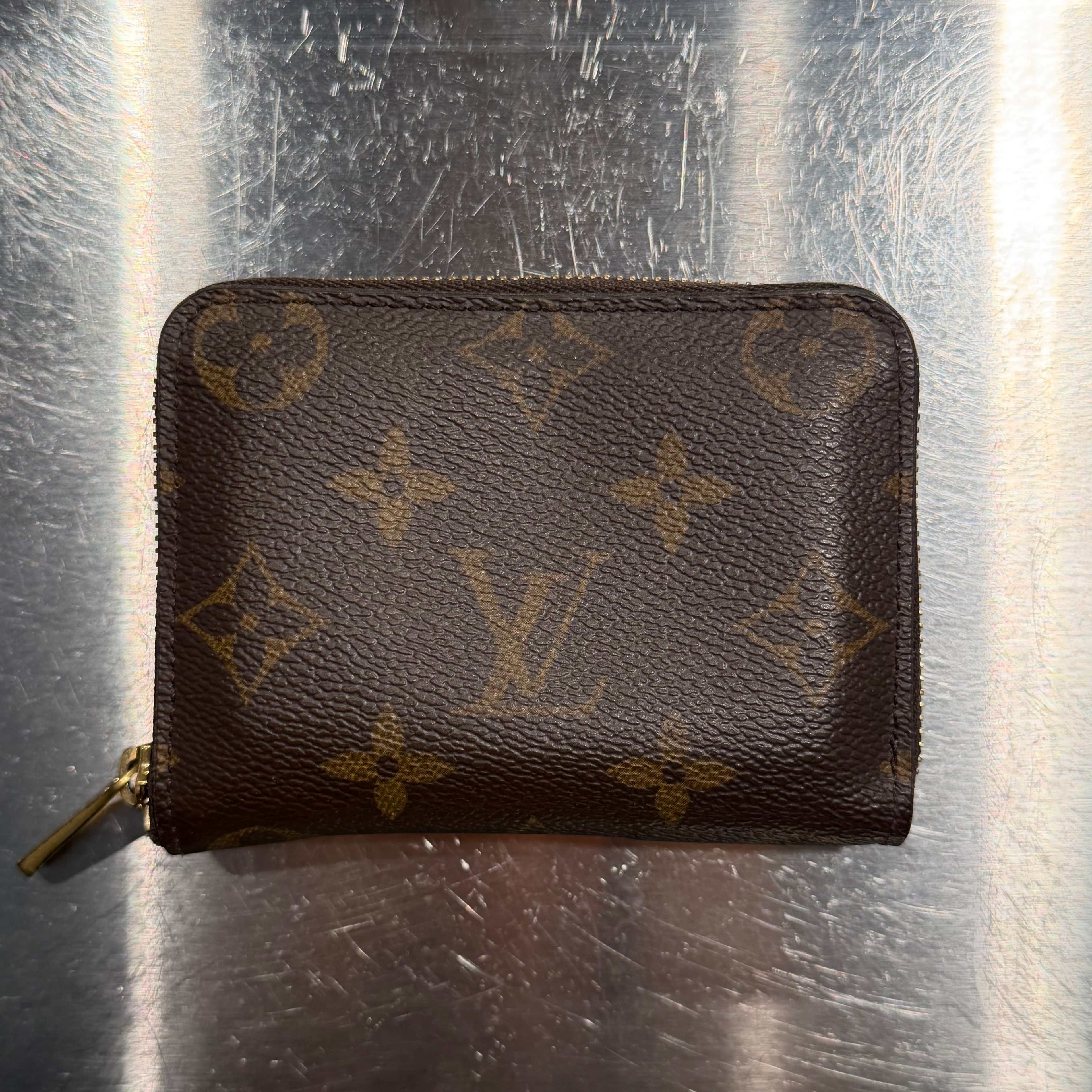 Louis Vuitton Pung