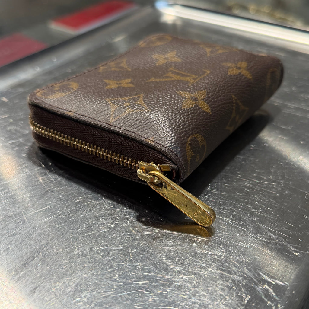 Louis Vuitton Pung