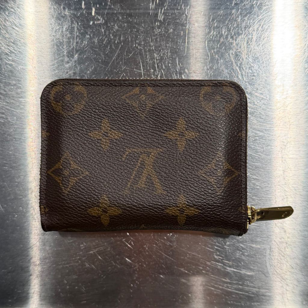 Louis Vuitton Pung