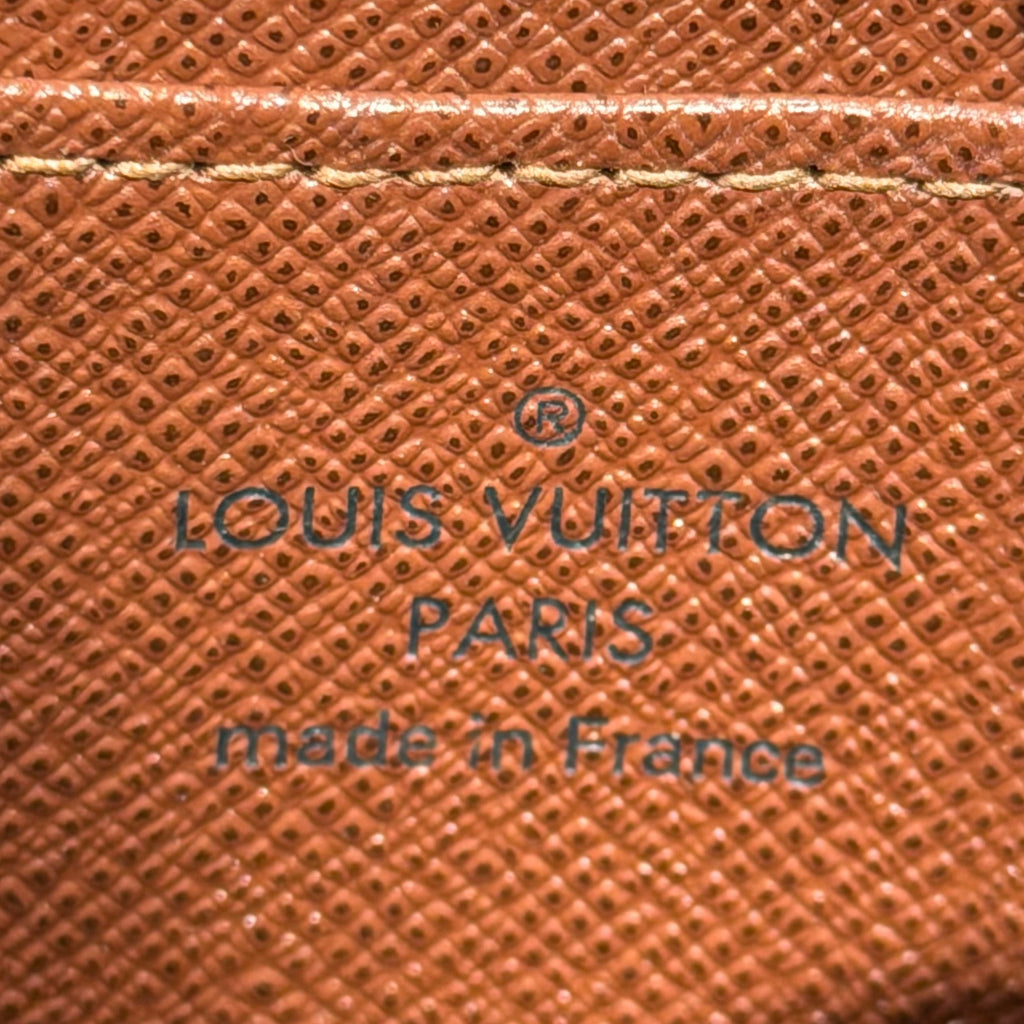 Louis Vuitton Pung