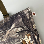 A bathing ape taske