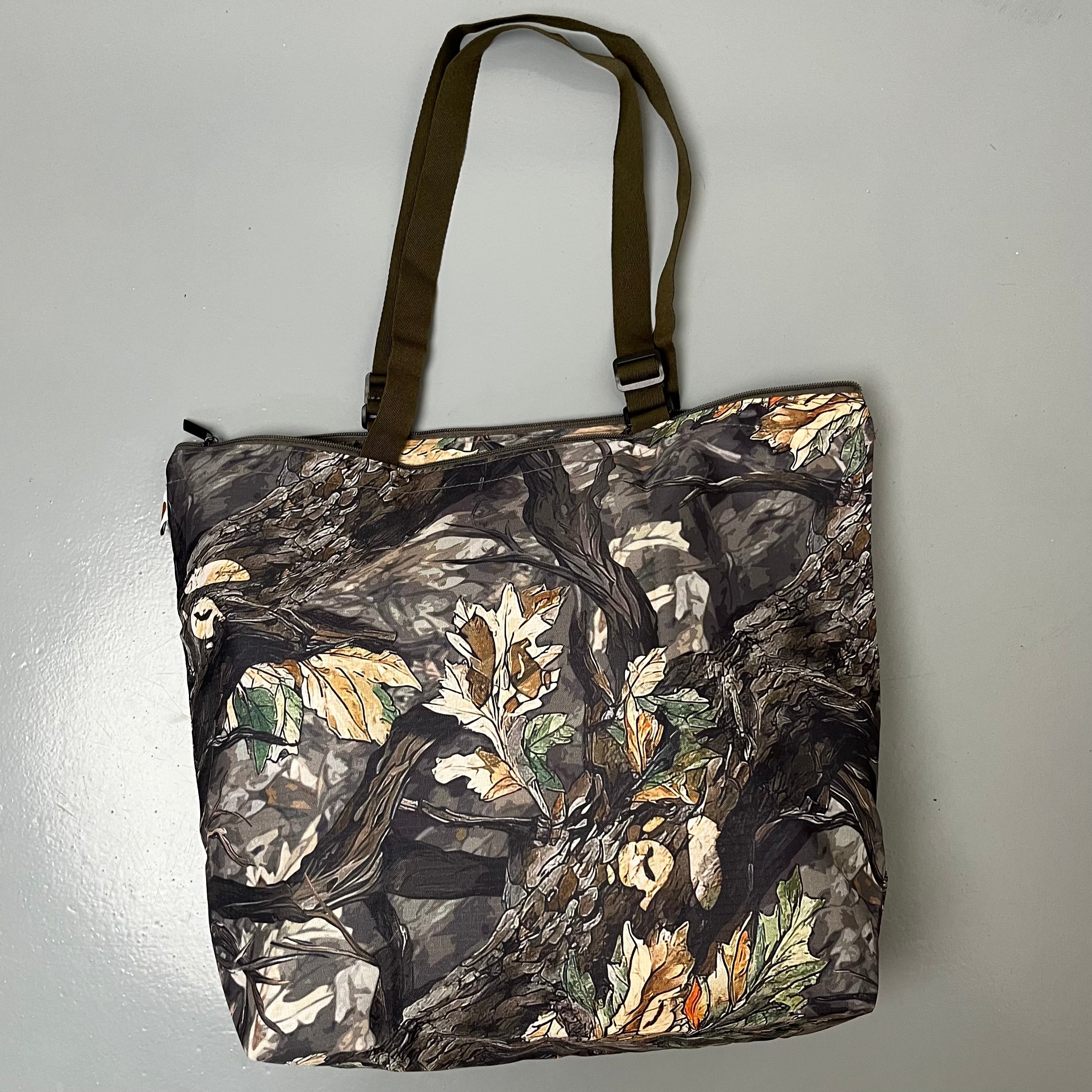 A bathing ape taske