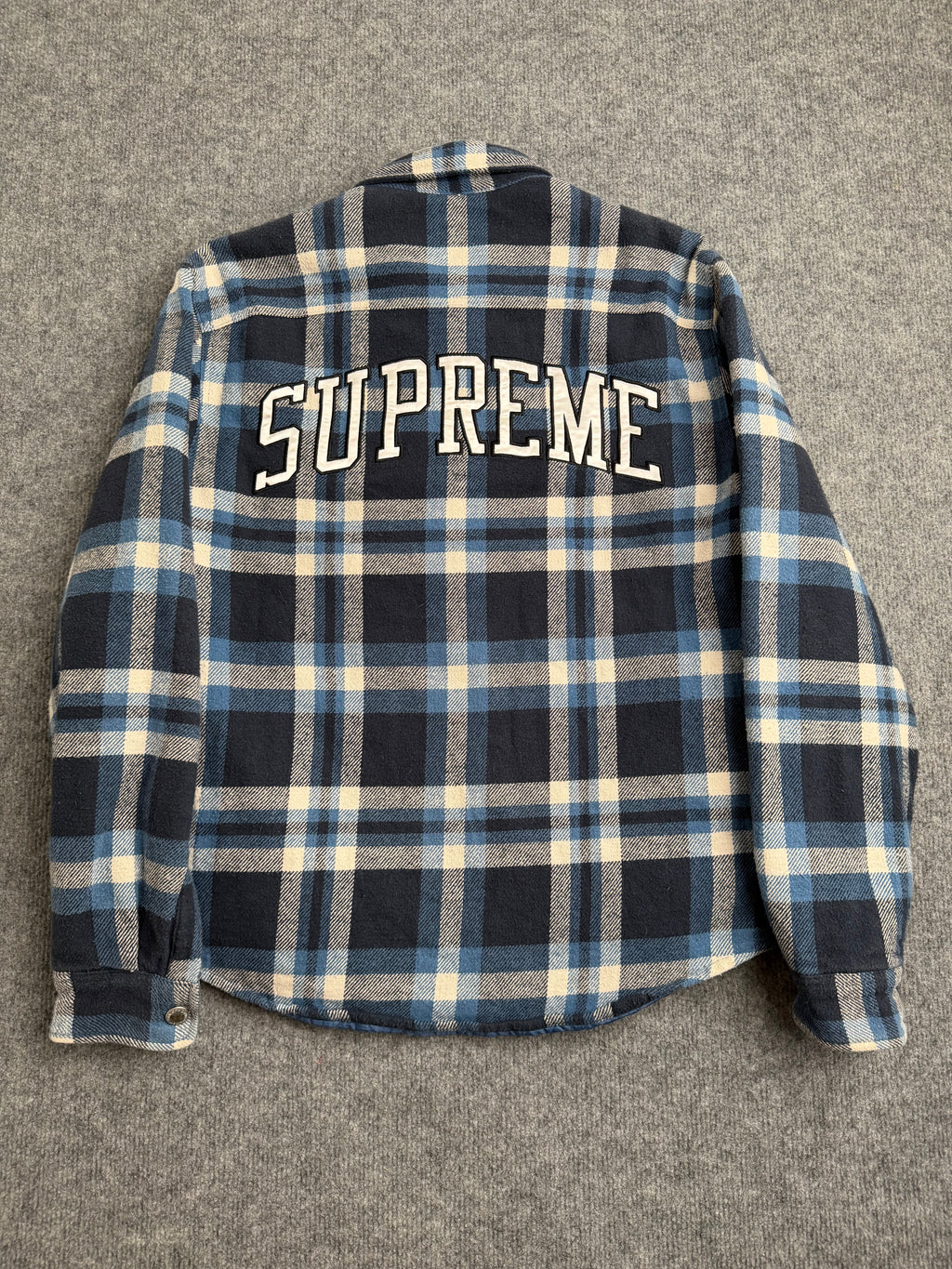 Supreme skjorte (Str. M)