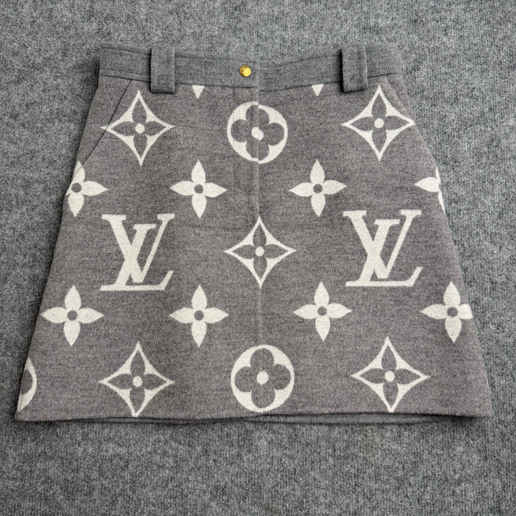 Louis Vuitton nederdel (Str. 42)