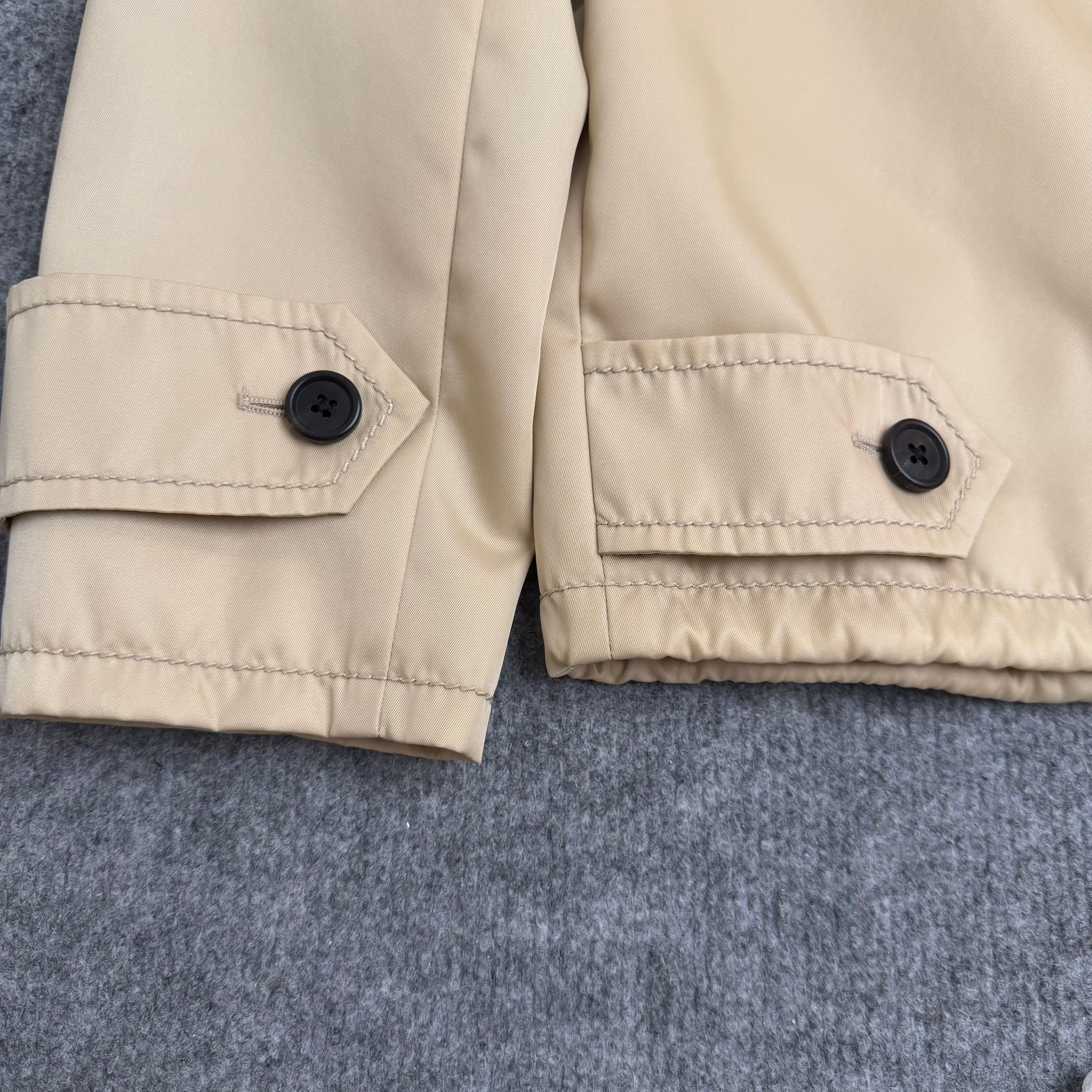 Prada jakke (Str. 40)