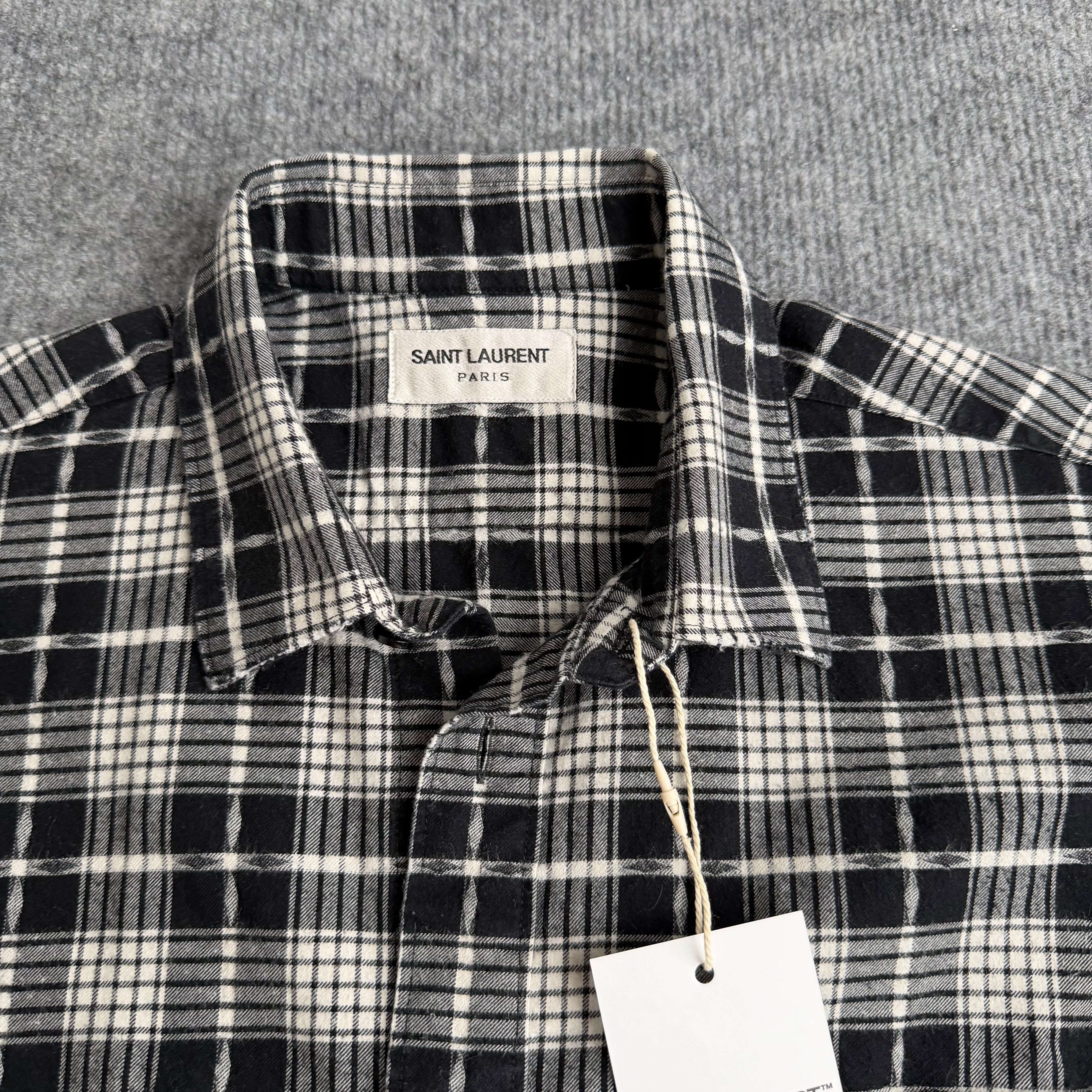 Saint Laurent skjorte (Str. M)