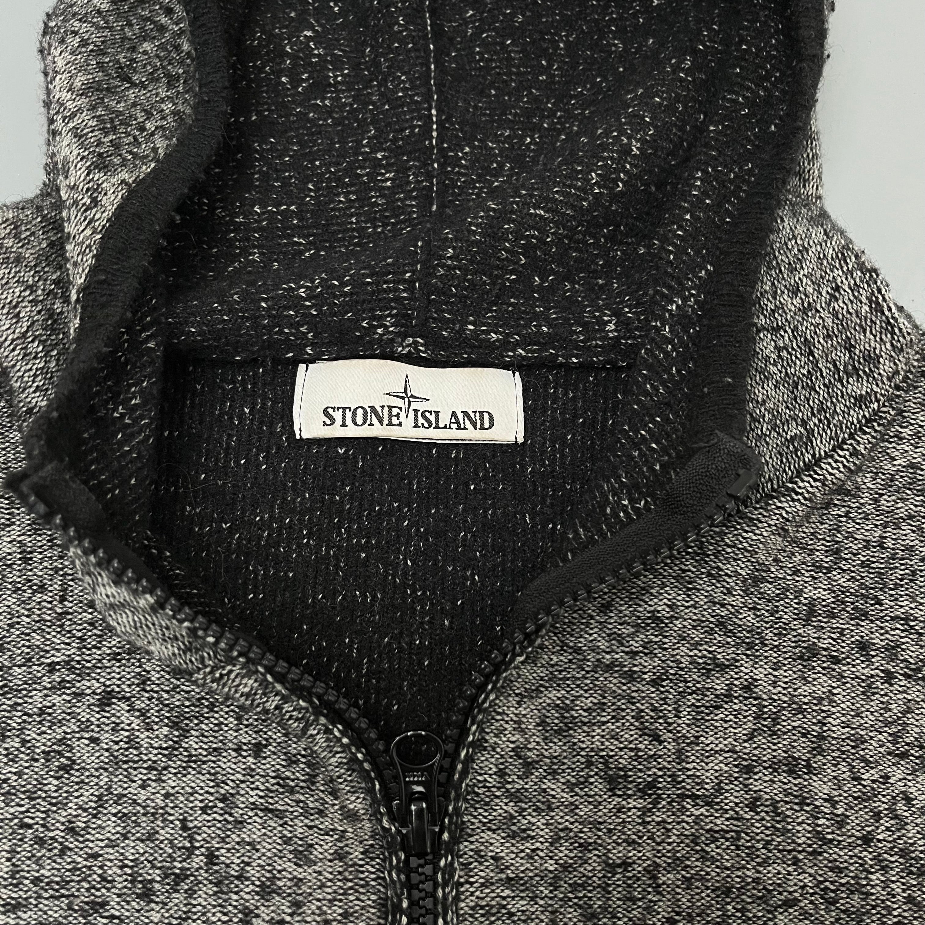 Stone Island hættetrøje (Str. M)