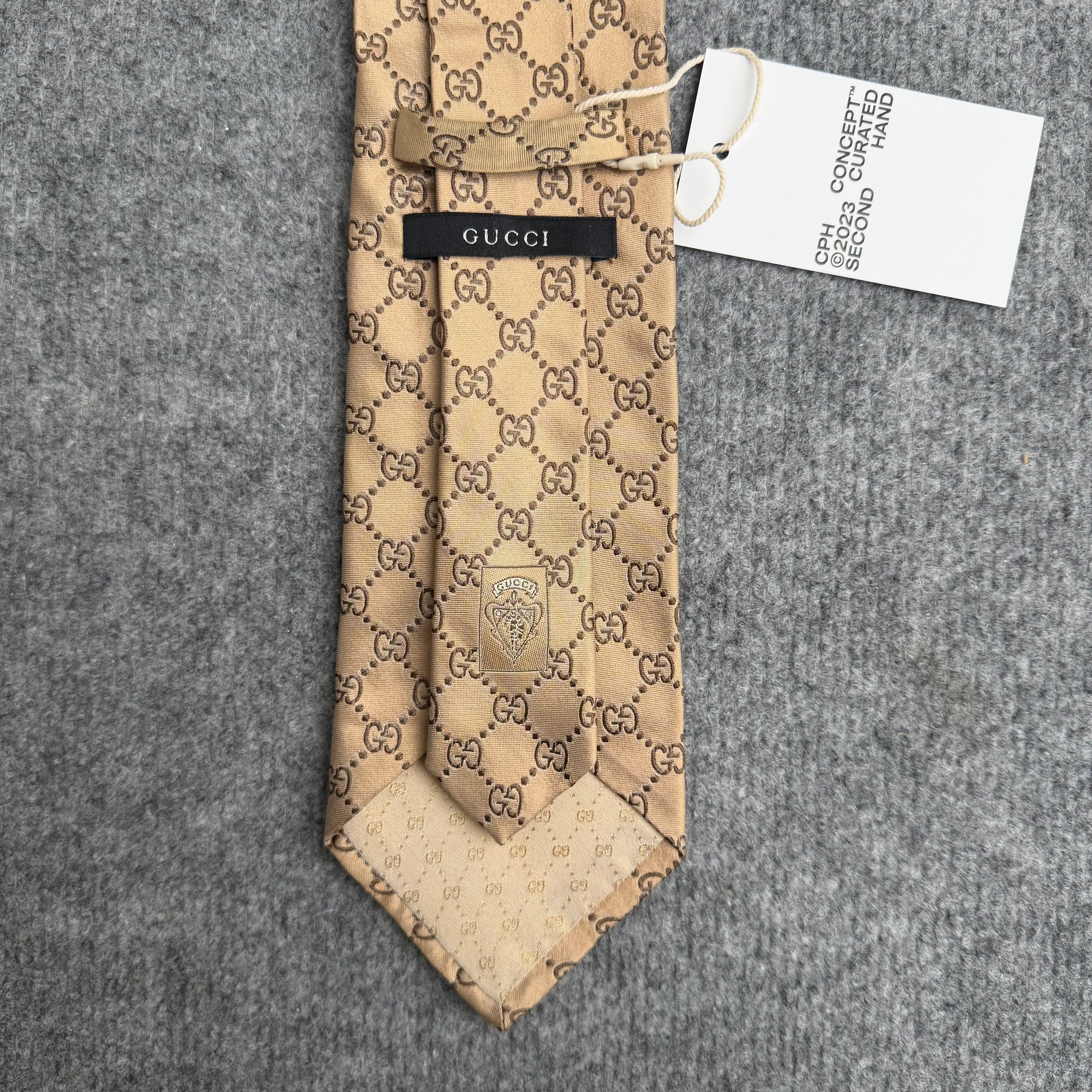 Gucci slips