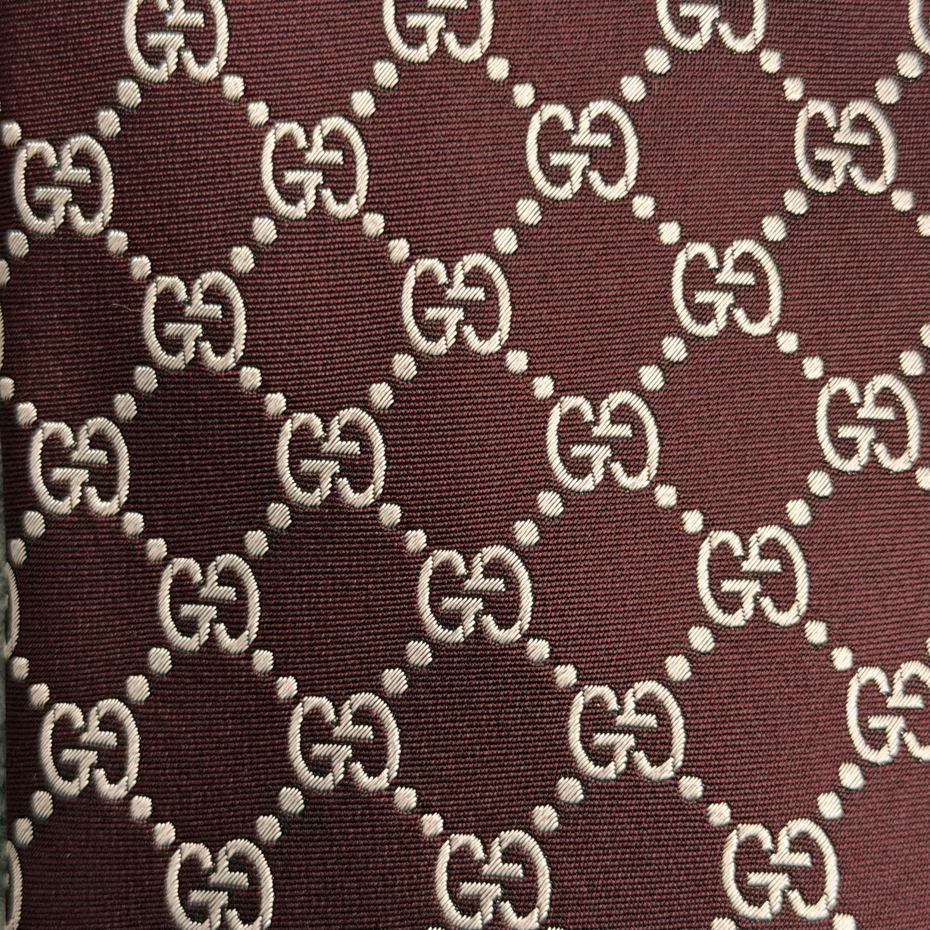 Gucci slips