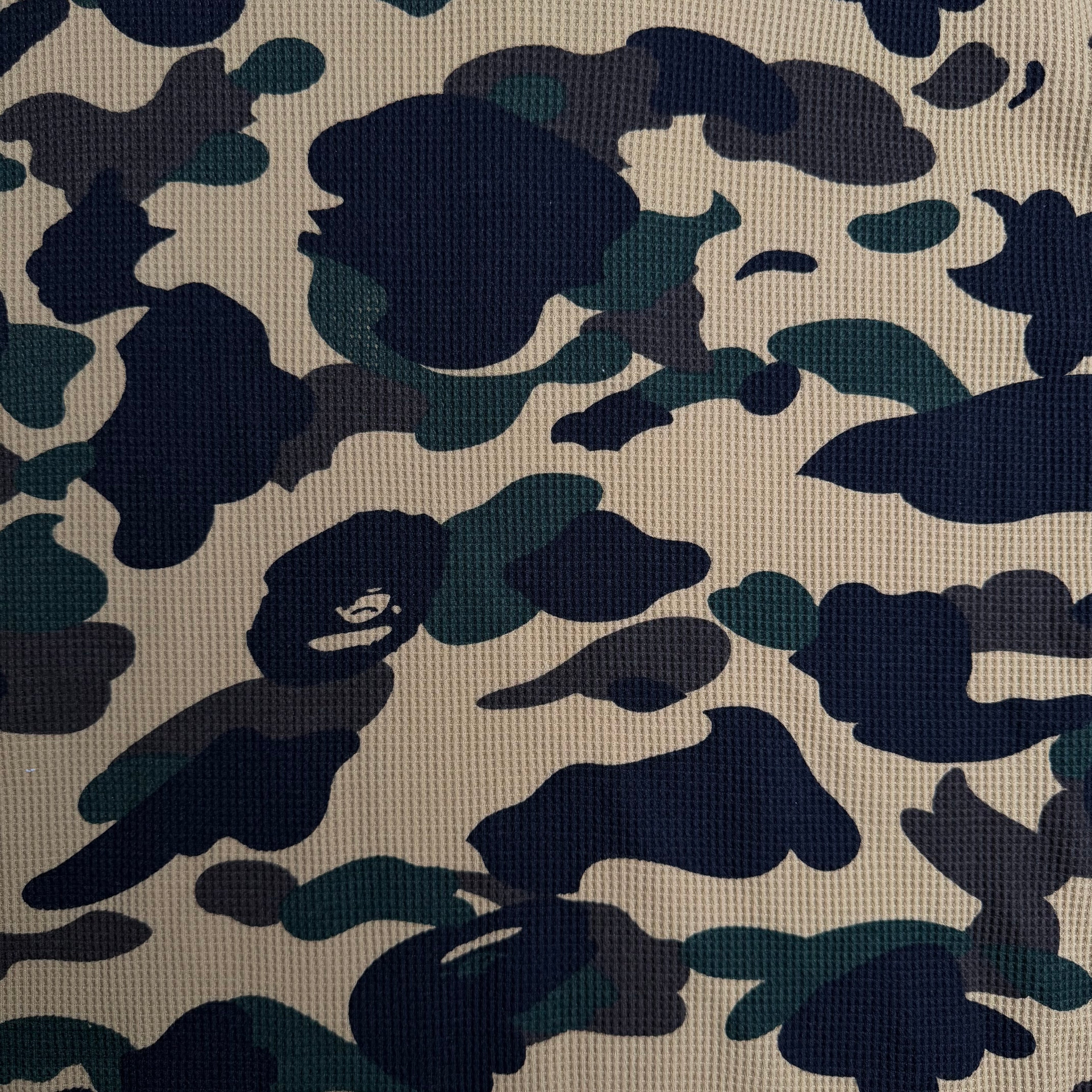 A bathing ape Henley (Str. XL)