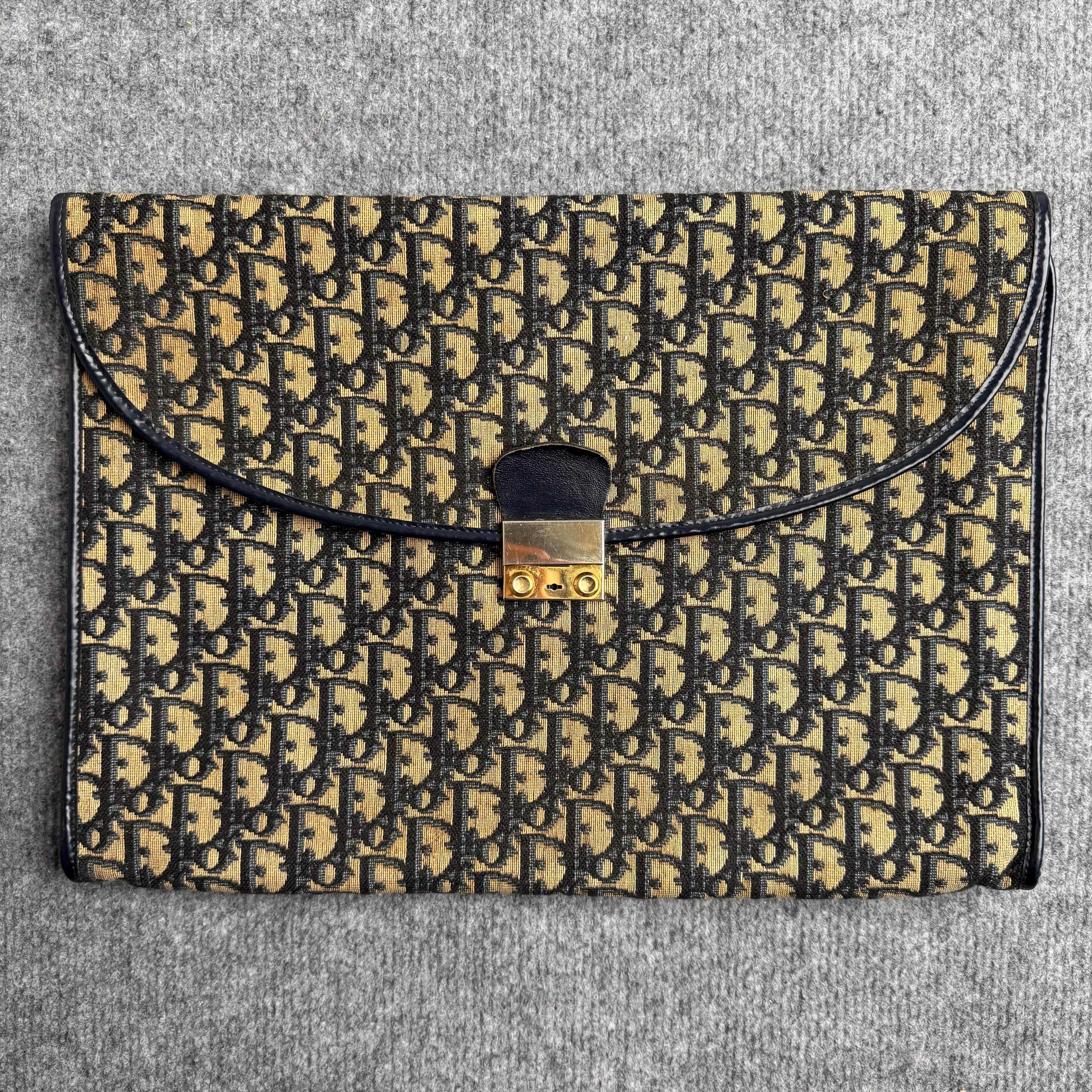 Christian Dior sleeve
