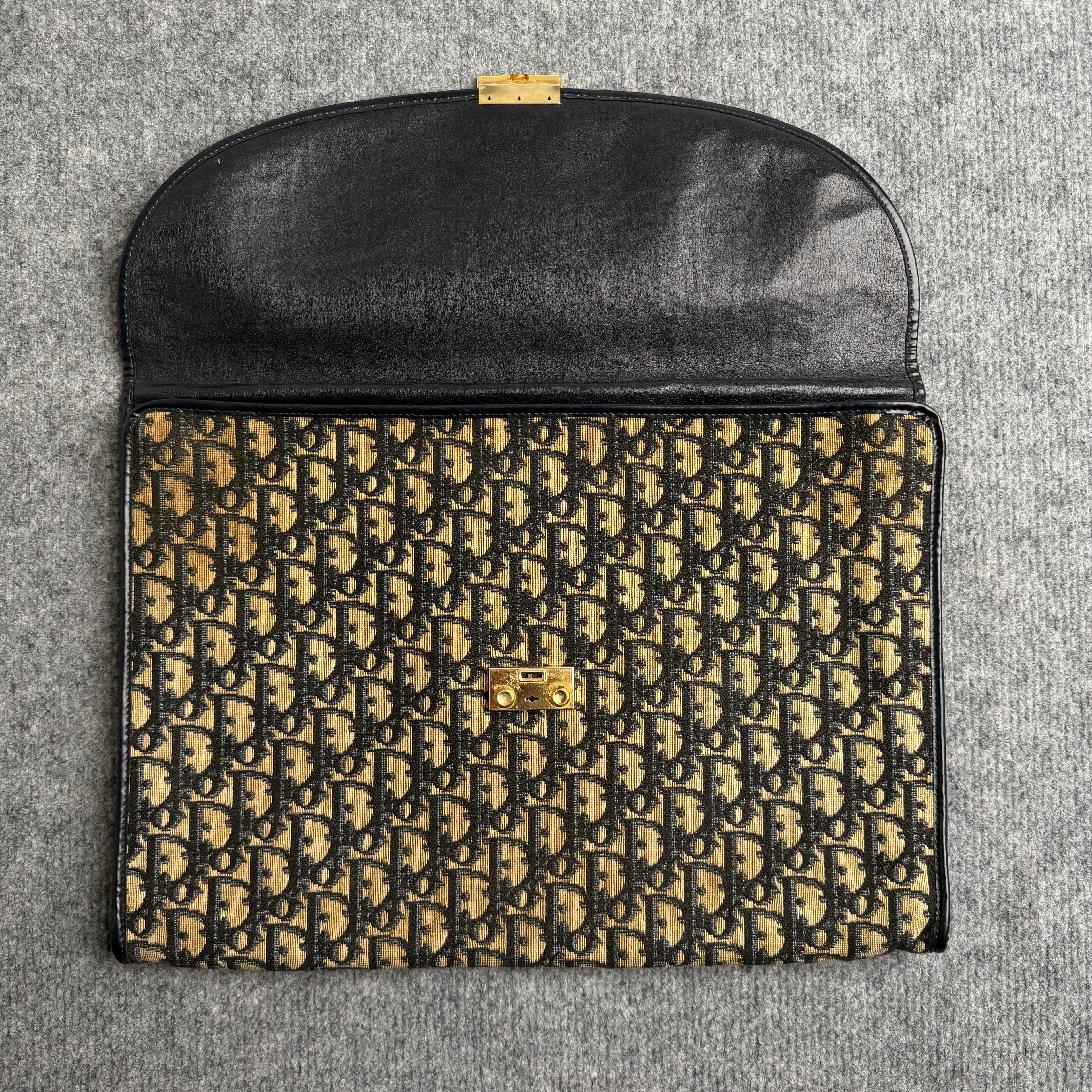 Christian Dior sleeve