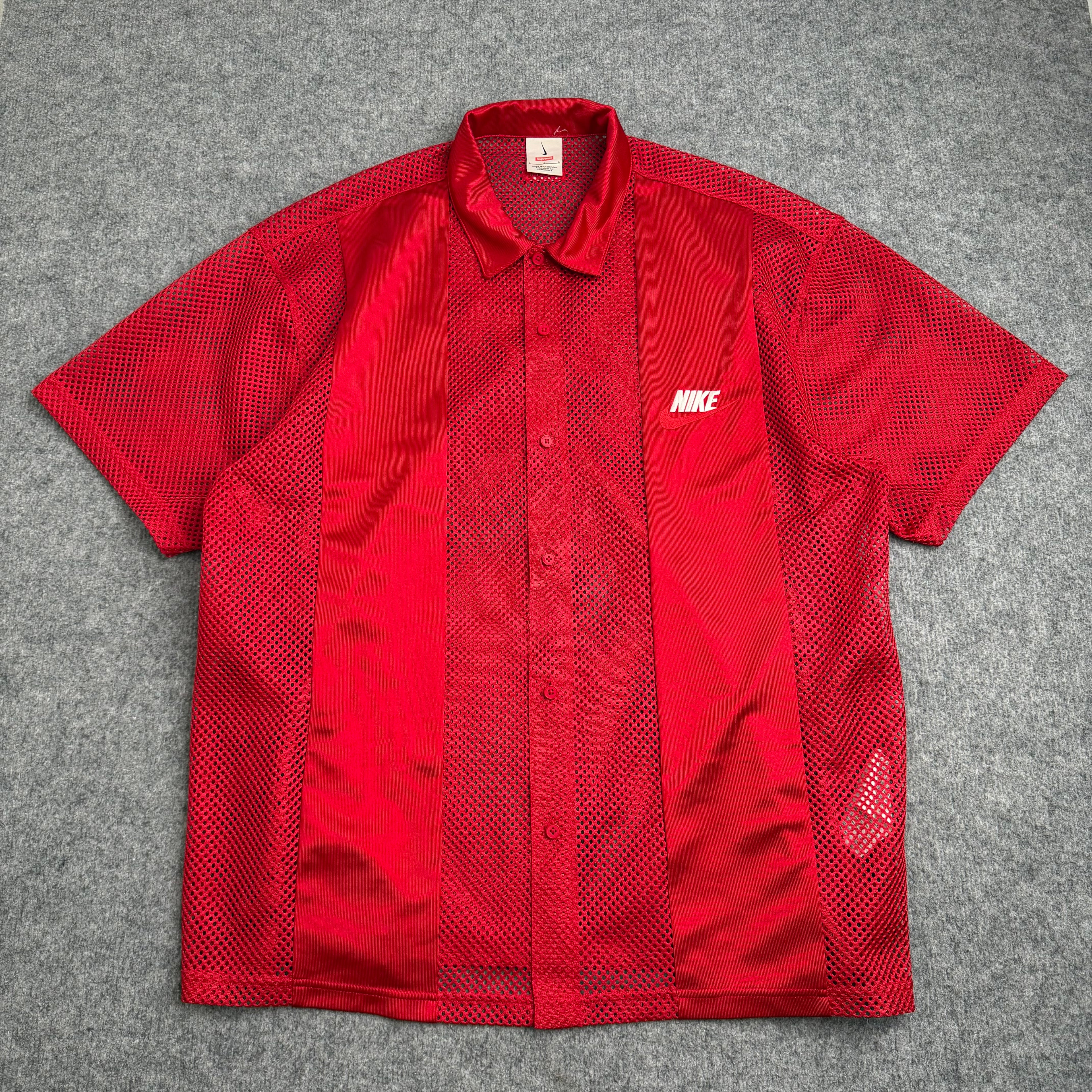 Supreme x Nike skjorte (Str. L )