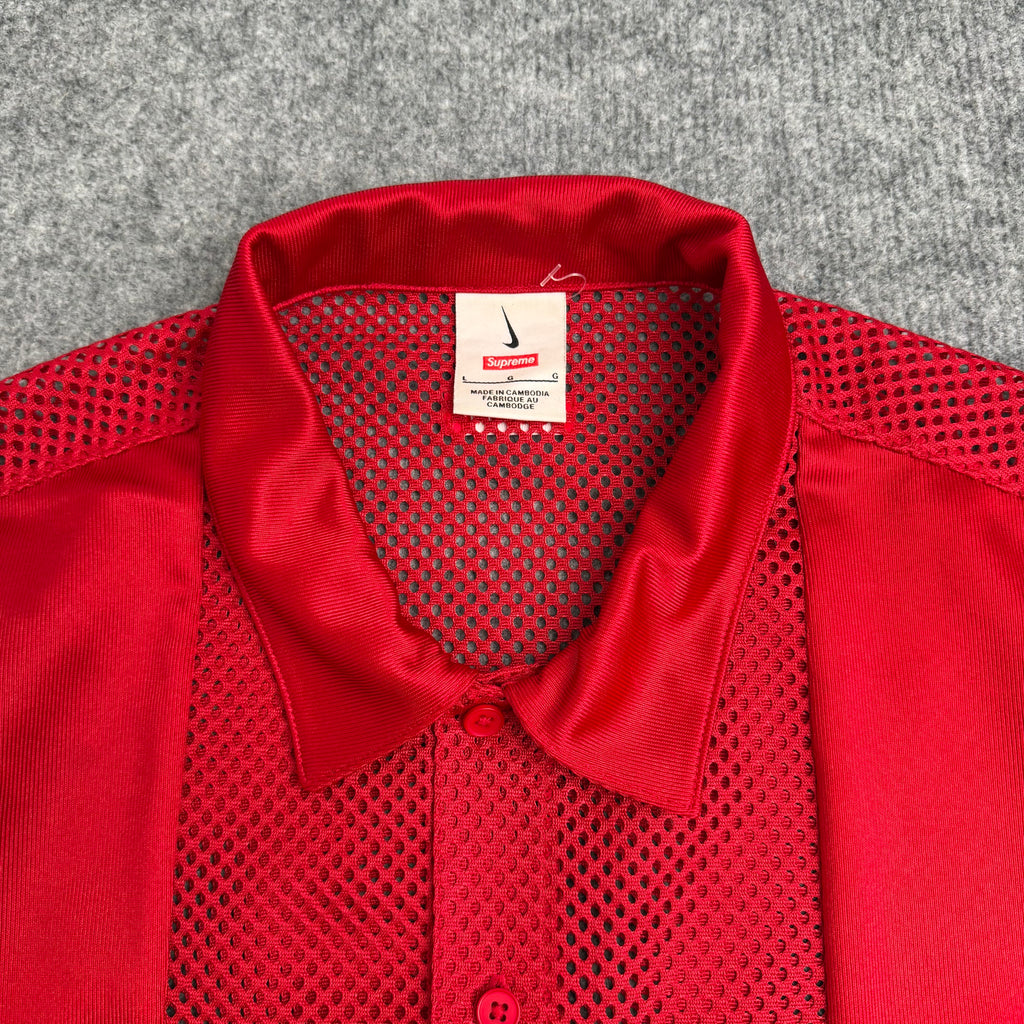 Supreme x Nike skjorte (Str. L )