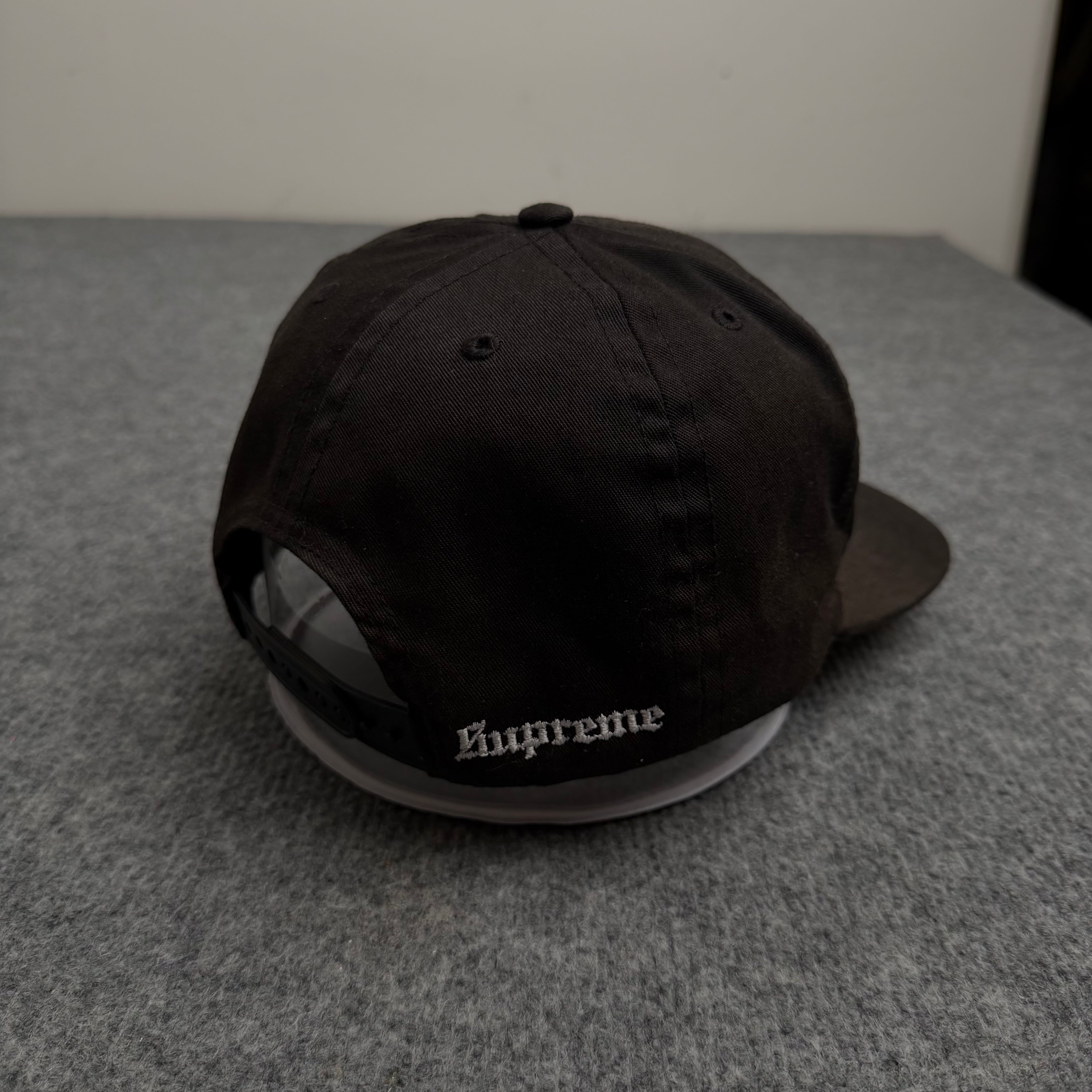 Supreme kasket