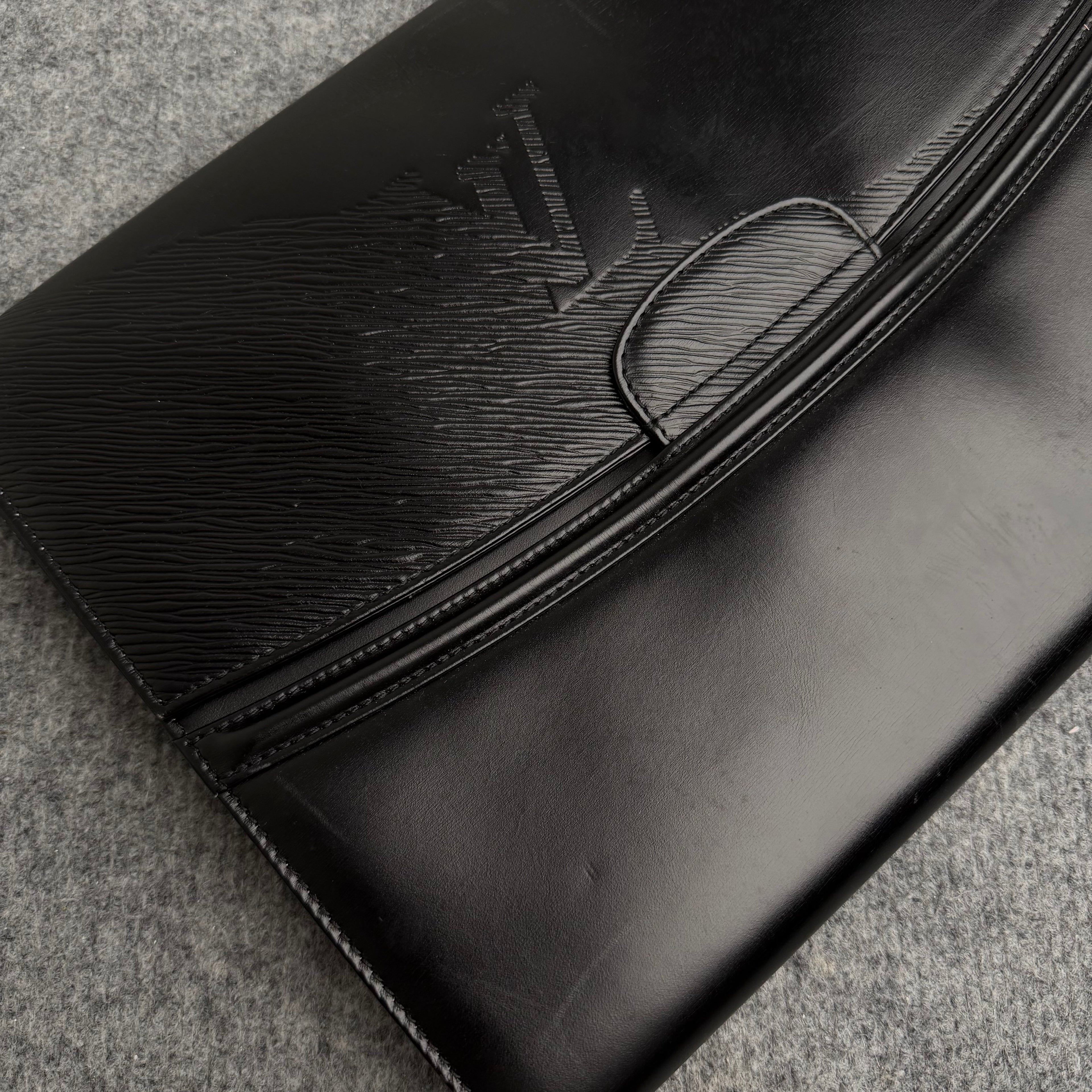 Louis Vuitton Mappe