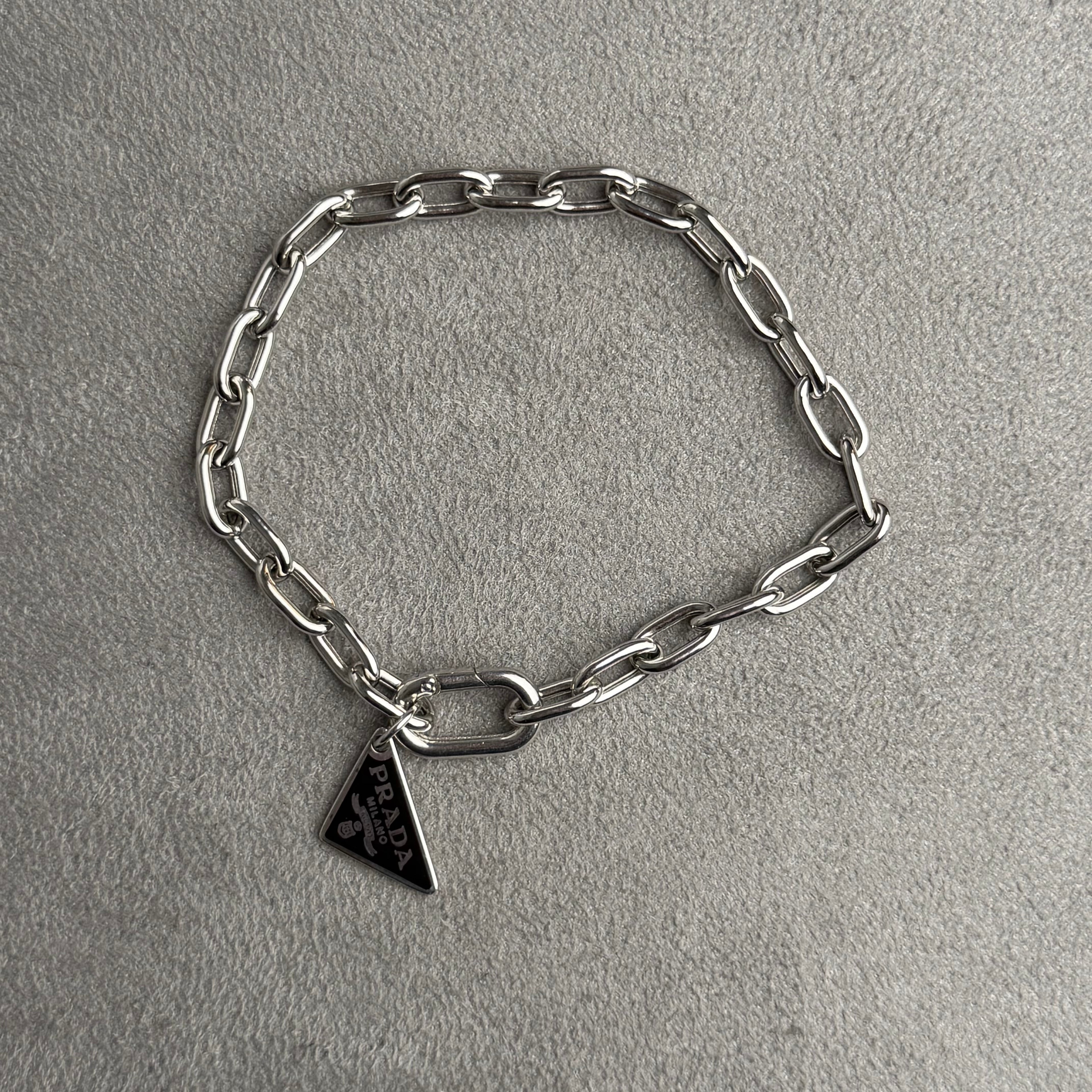 Prada armbånd