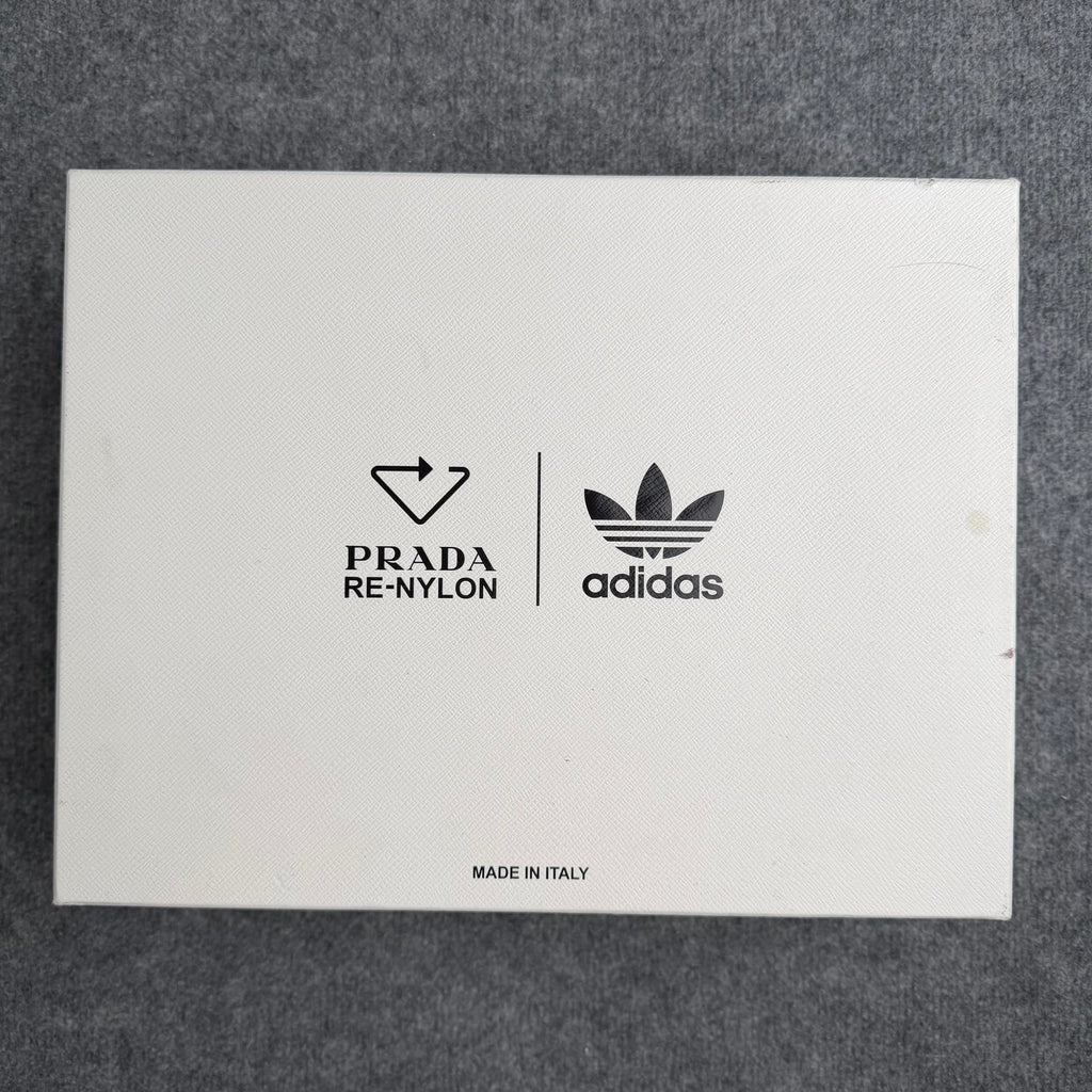 Prada sneakers (Str. 44)