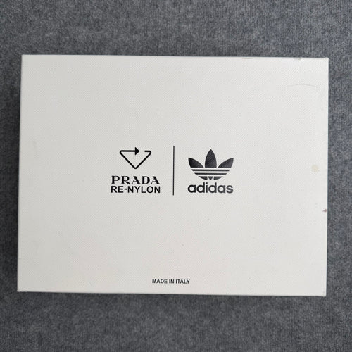 Prada sneakers (Str. 44)