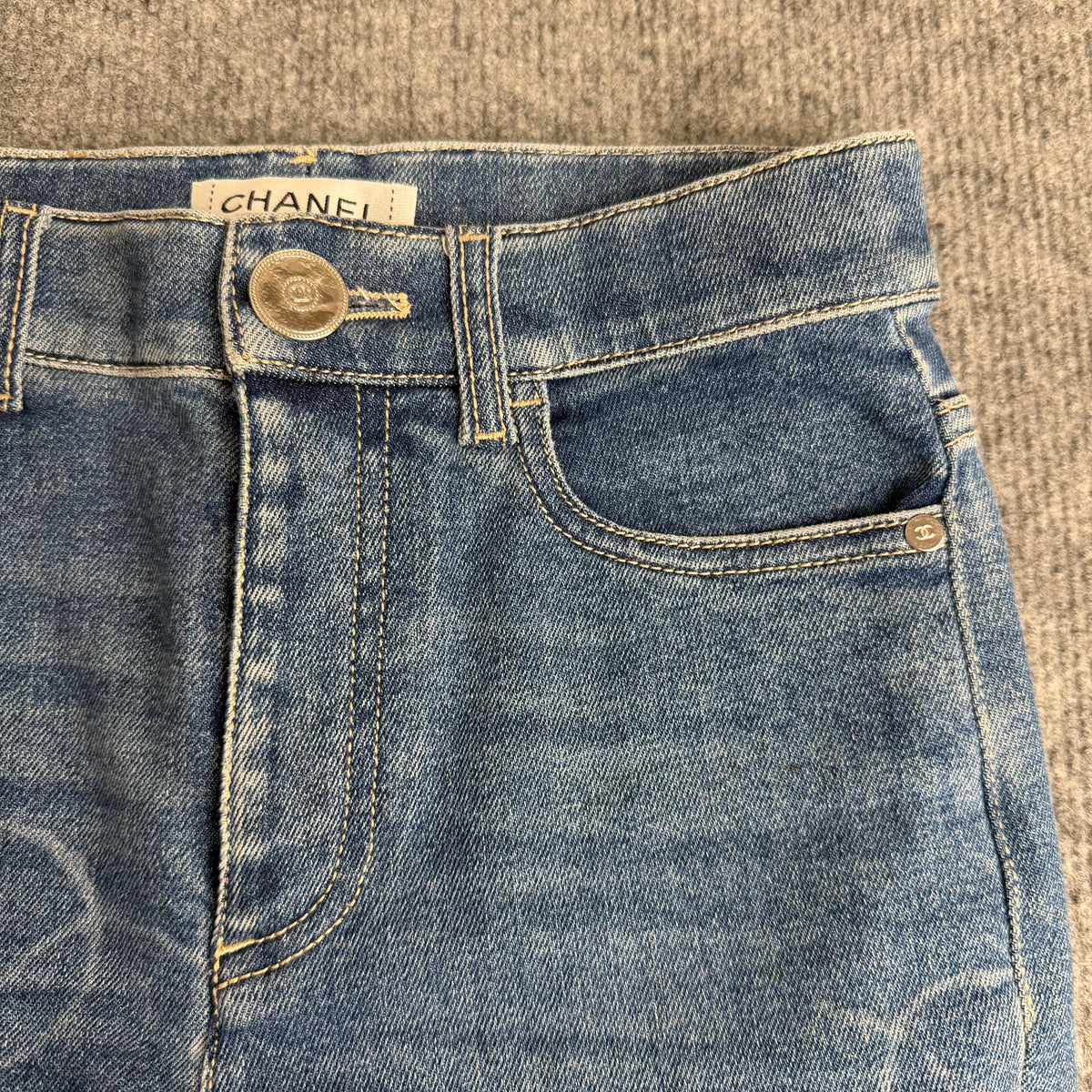 Chanel bukser (Str. 34)