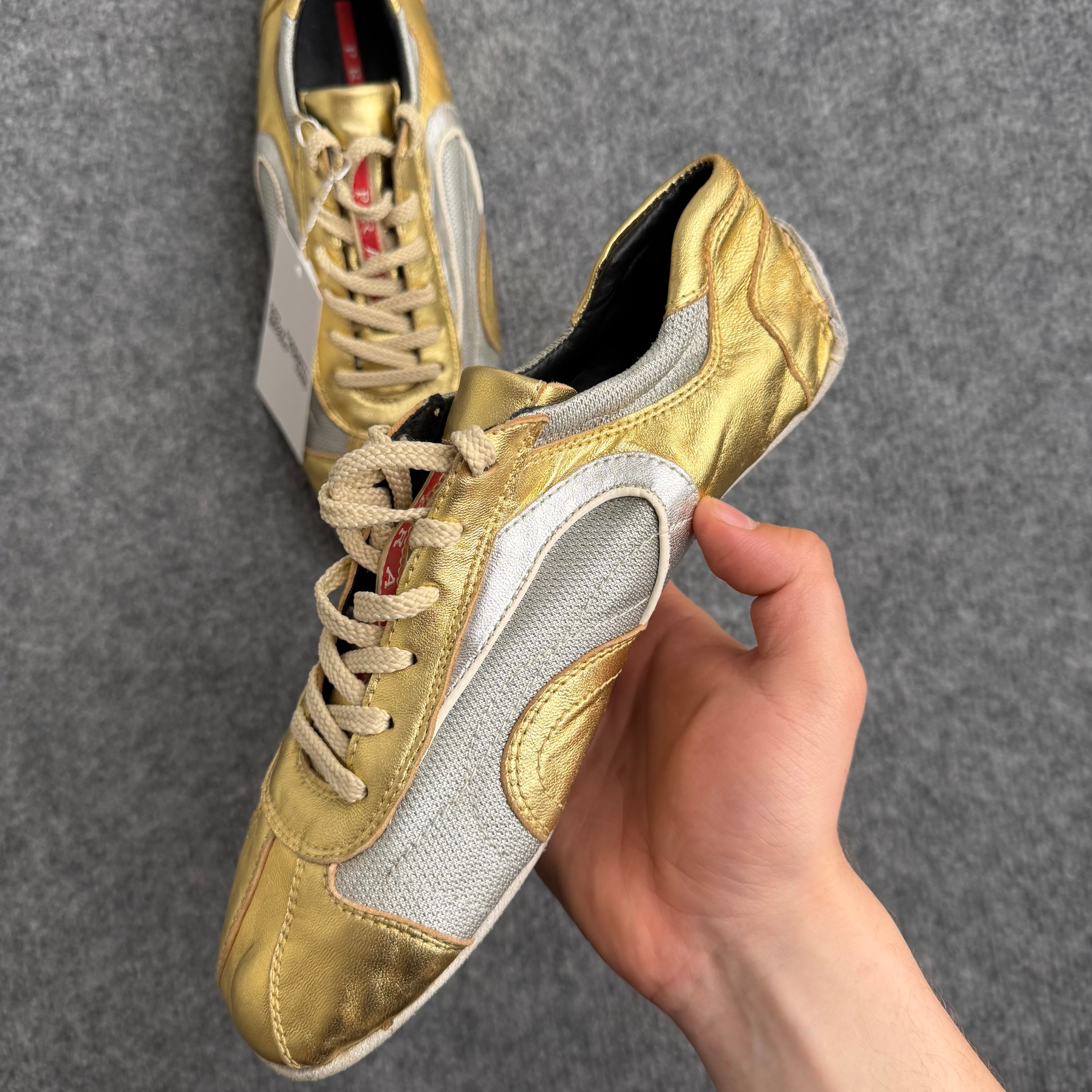 Prada sneakers (Str. 40)