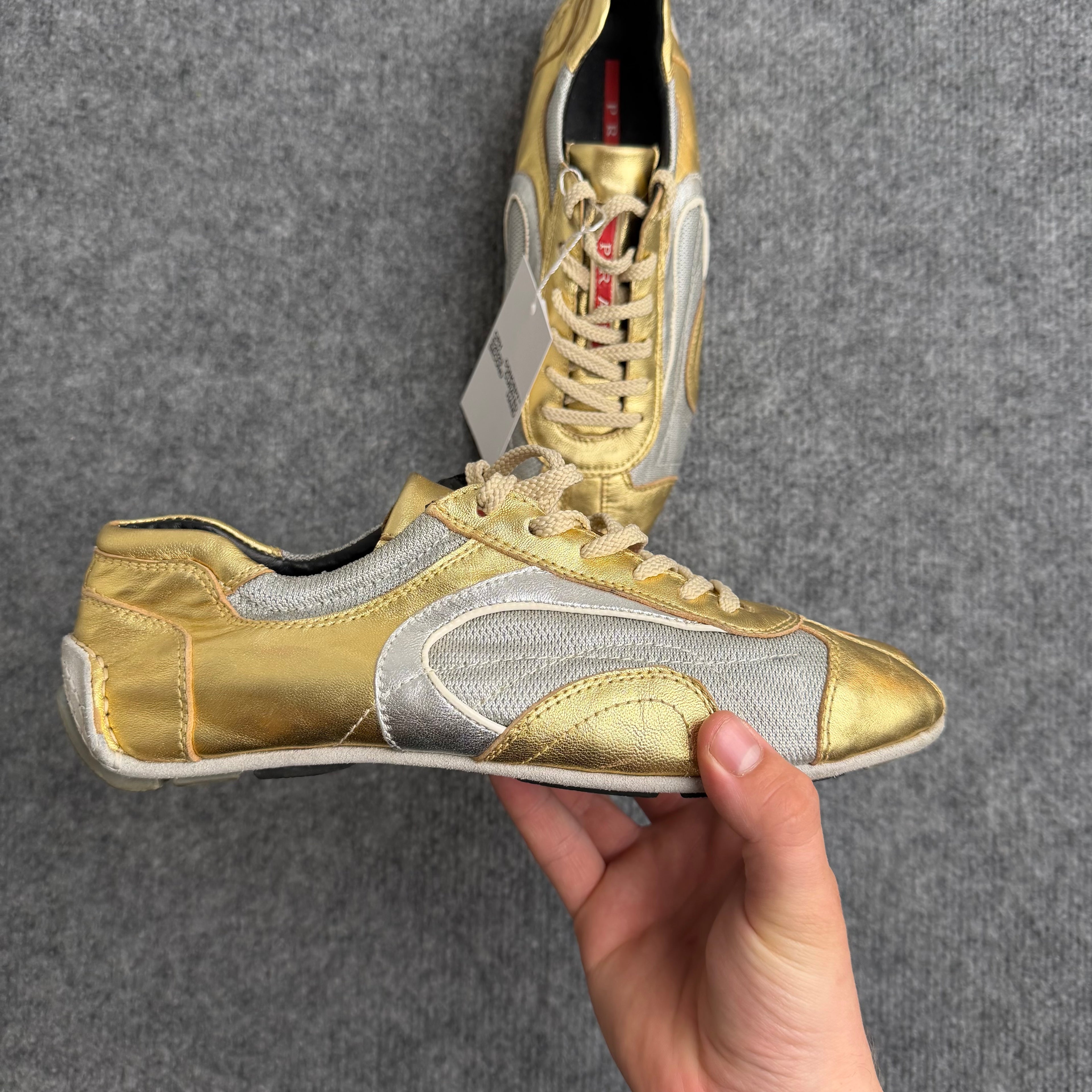 Prada sneakers (Str. 40)