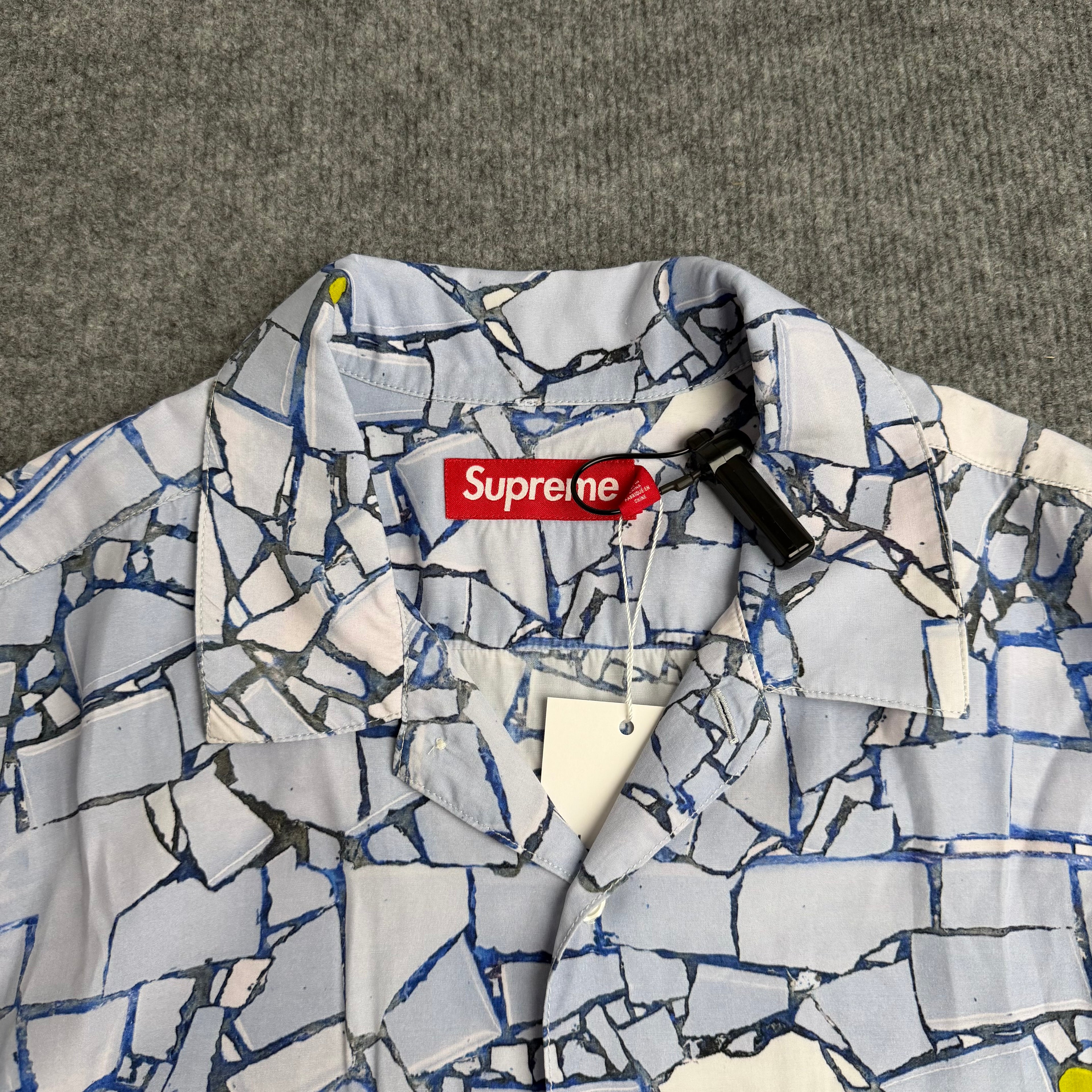 Supreme skjorte (Str. M)