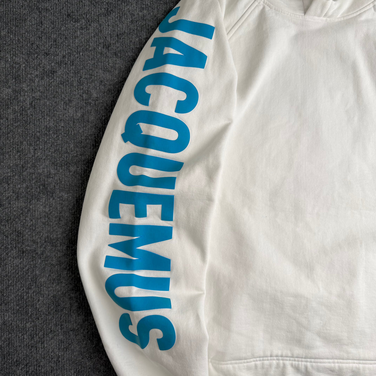 Jacquemus hættetrøje (Str. M)