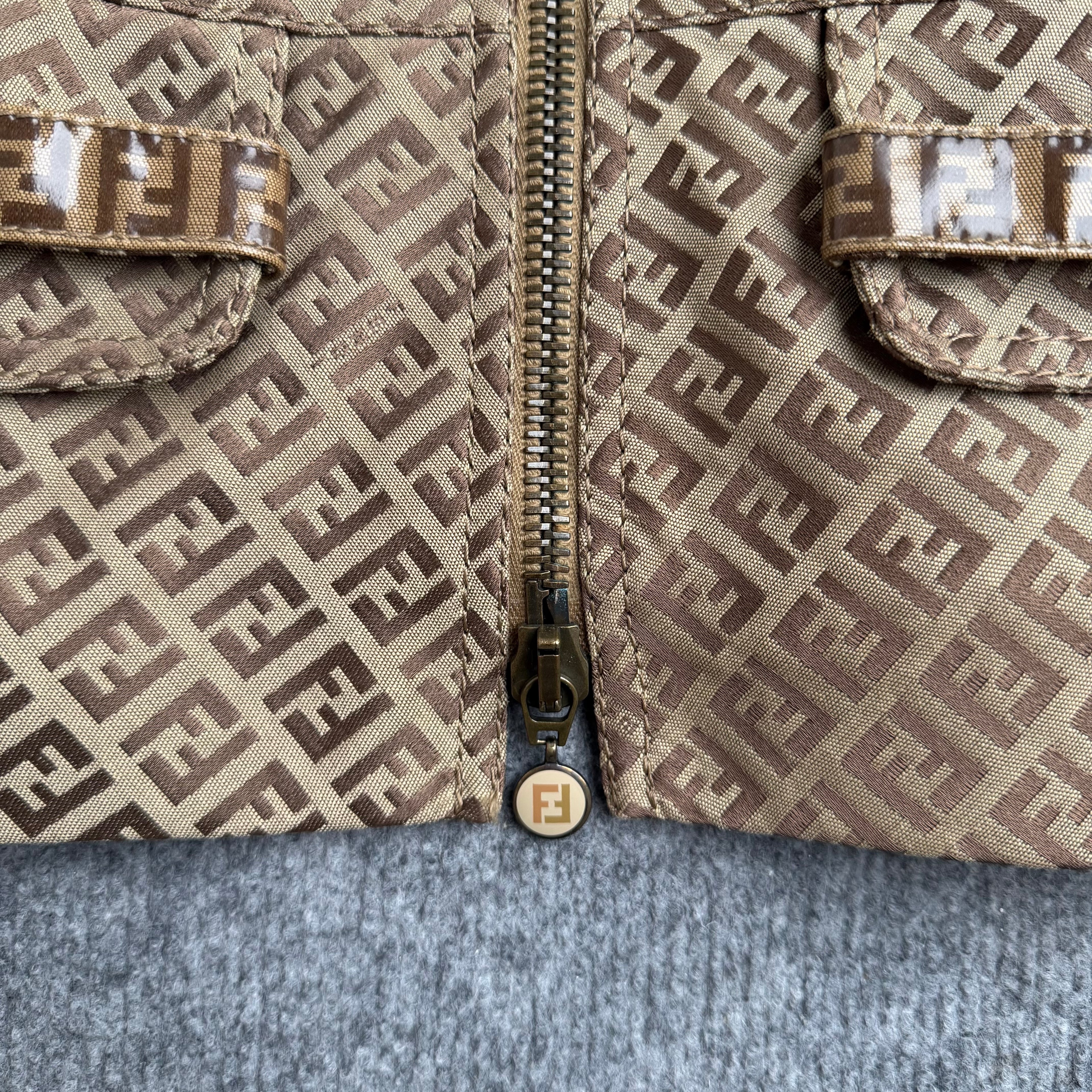 Fendi jakke (Str. S)