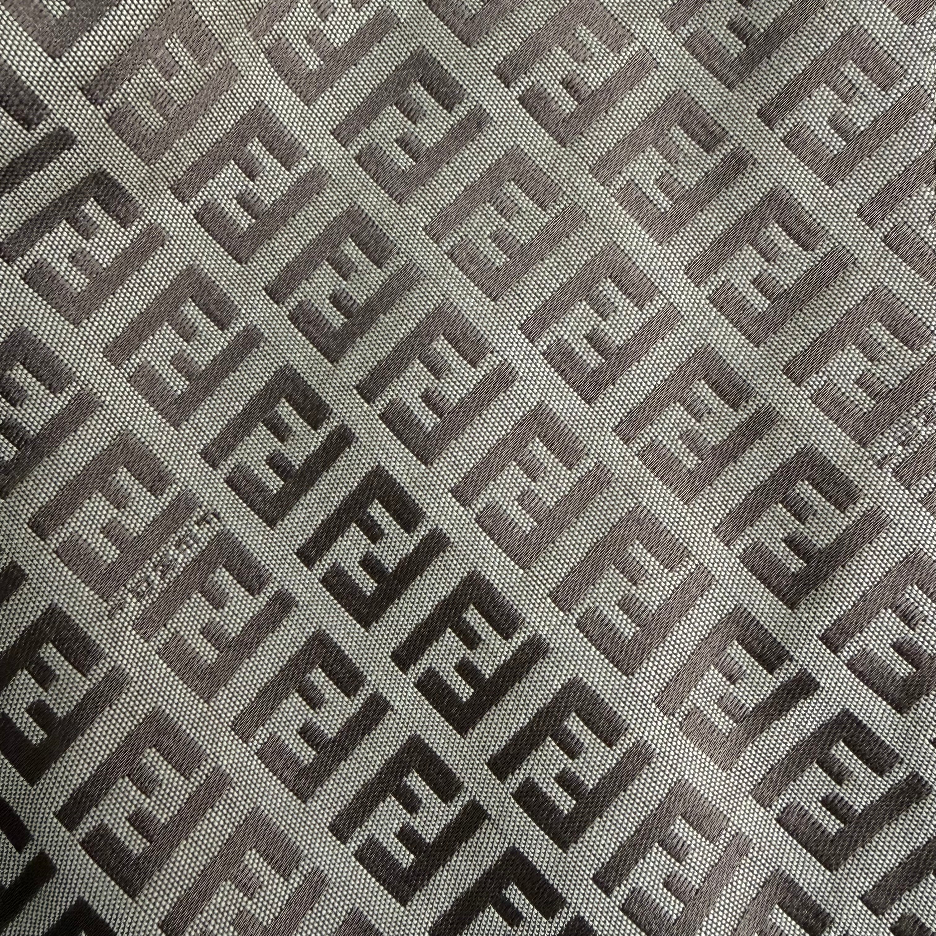Fendi jakke (Str. S)