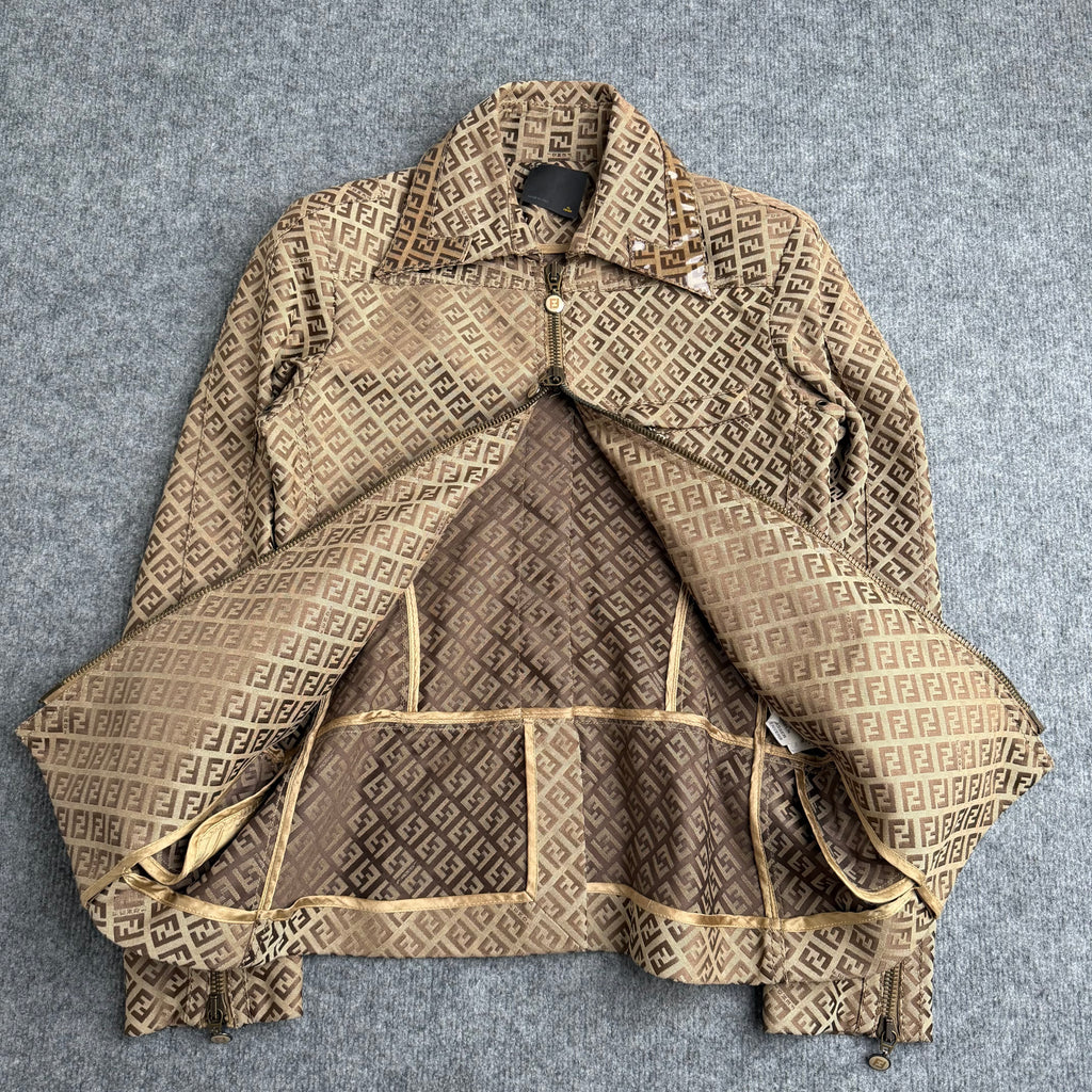 Fendi jakke (Str. S)