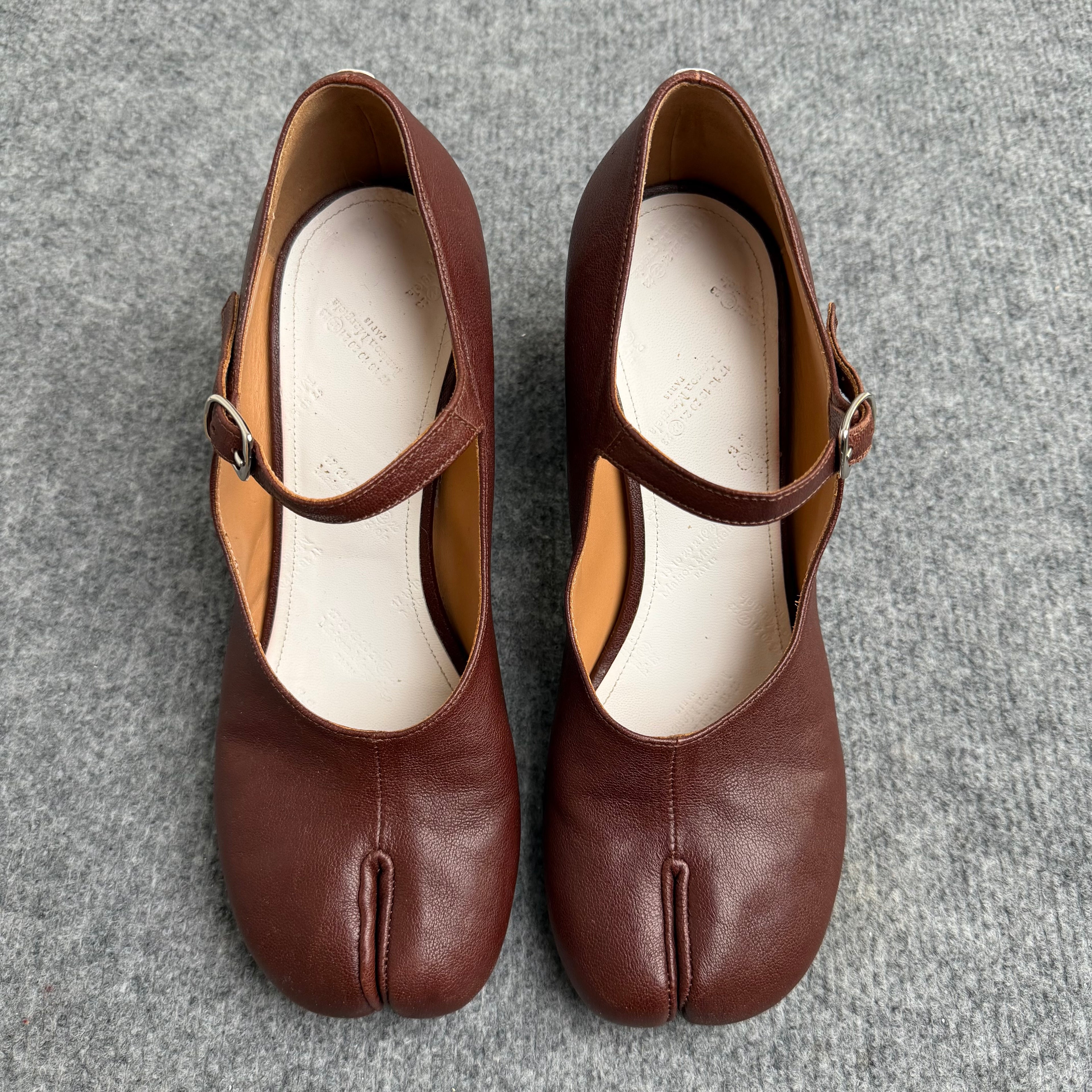 Maison Margiela Tabi Mary-Janes (Str. 39)