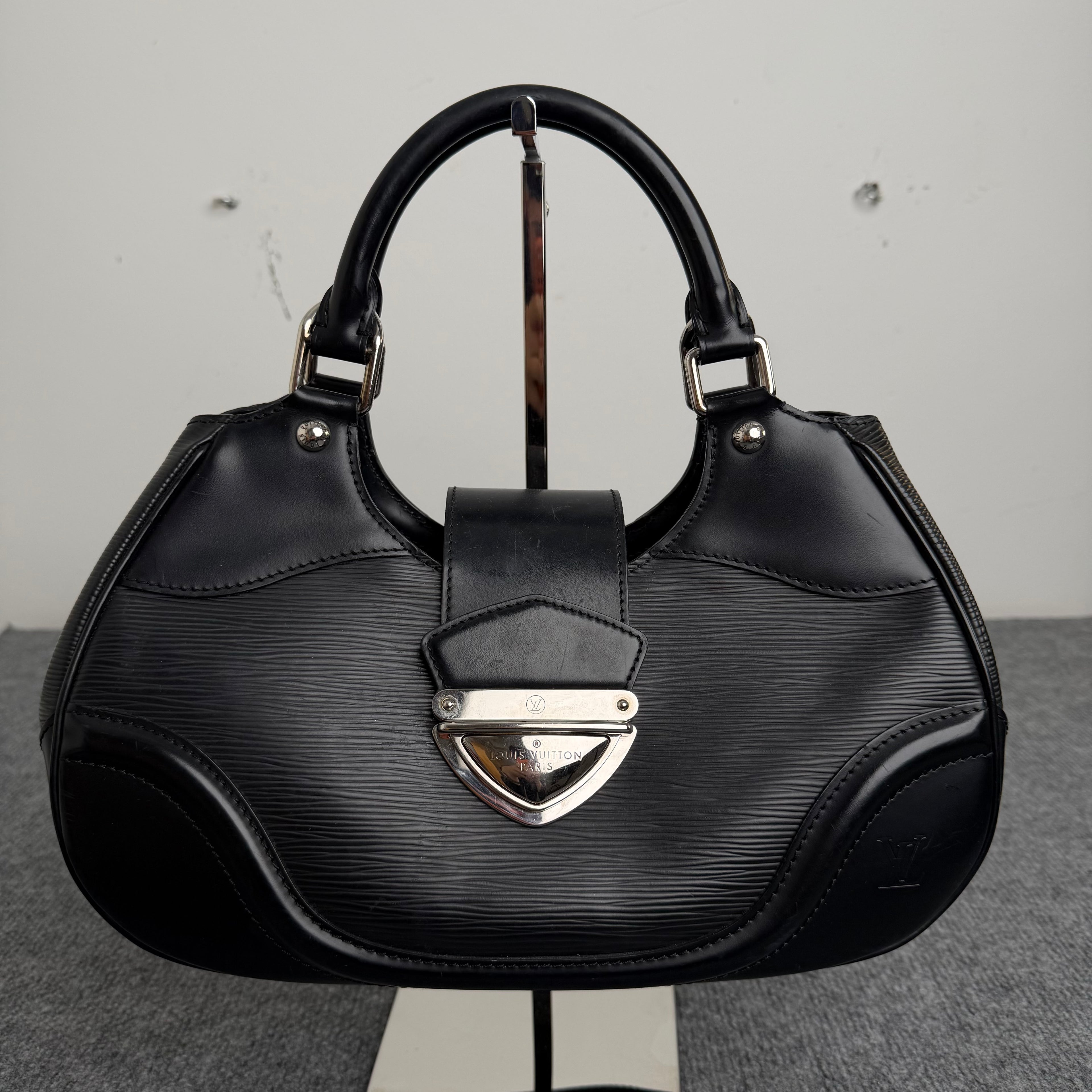 Louis Vuitton Epi Montaigne
